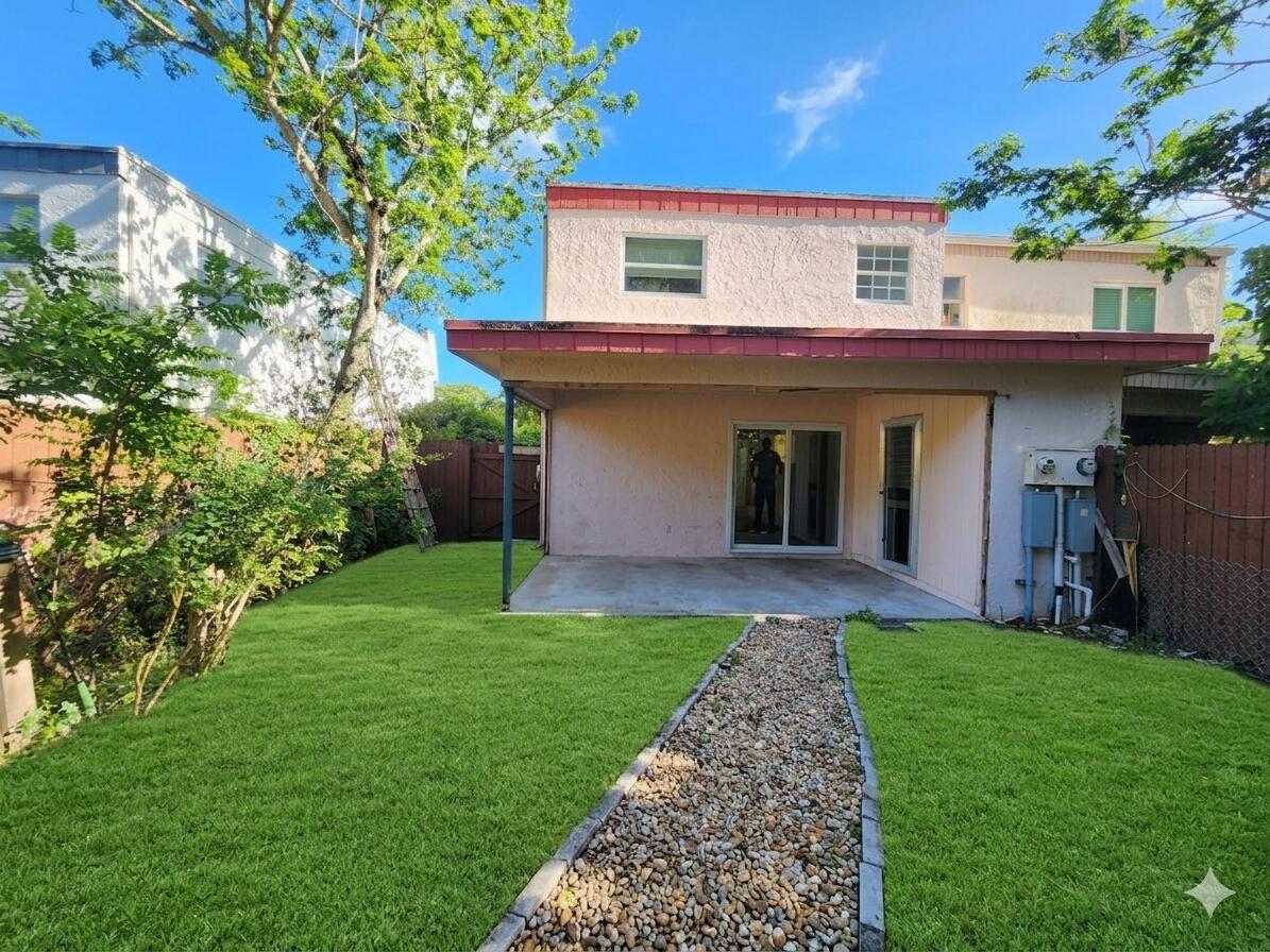LAUDERDALE NORTH PARK SEC 5 - Residential Lease