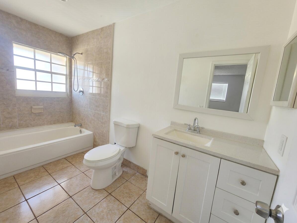 LAUDERDALE NORTH PARK SEC 5 - Residential Lease