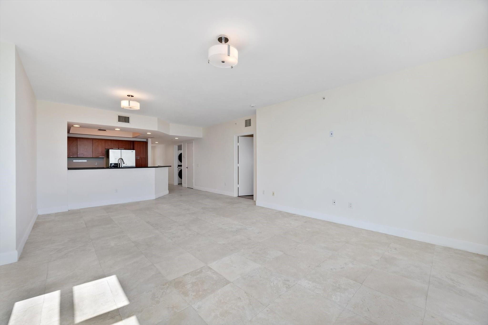THE OAKS I CONDO - Residential