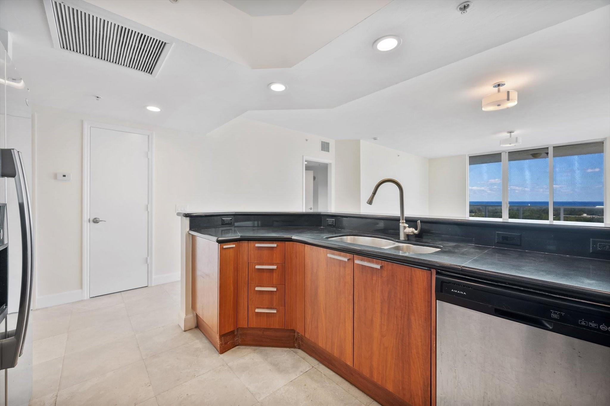 THE OAKS I CONDO - Residential