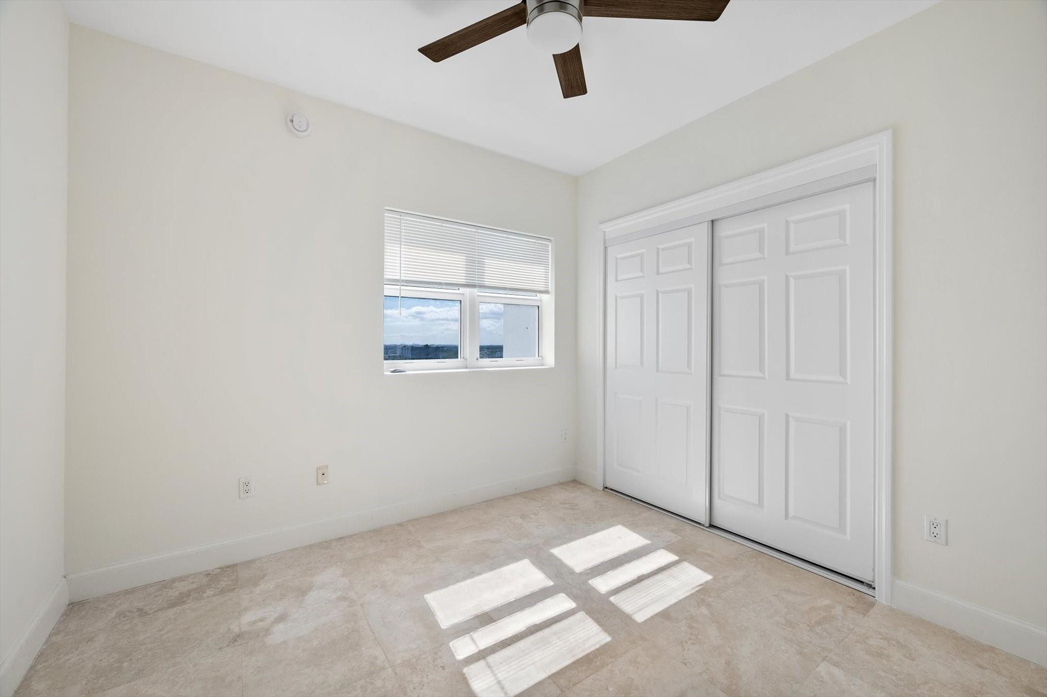 THE OAKS I CONDO - Residential