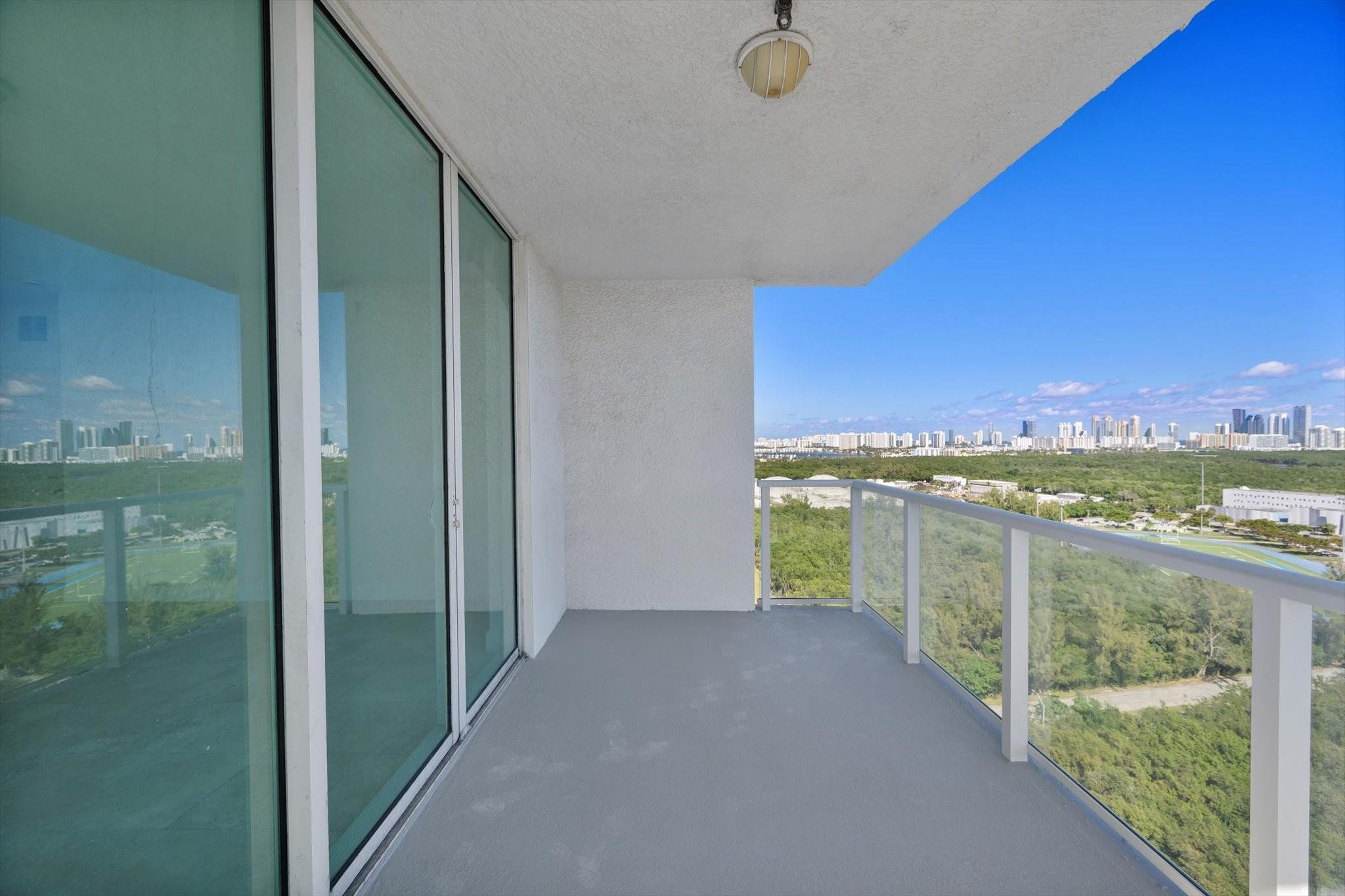 THE OAKS I CONDO - Residential