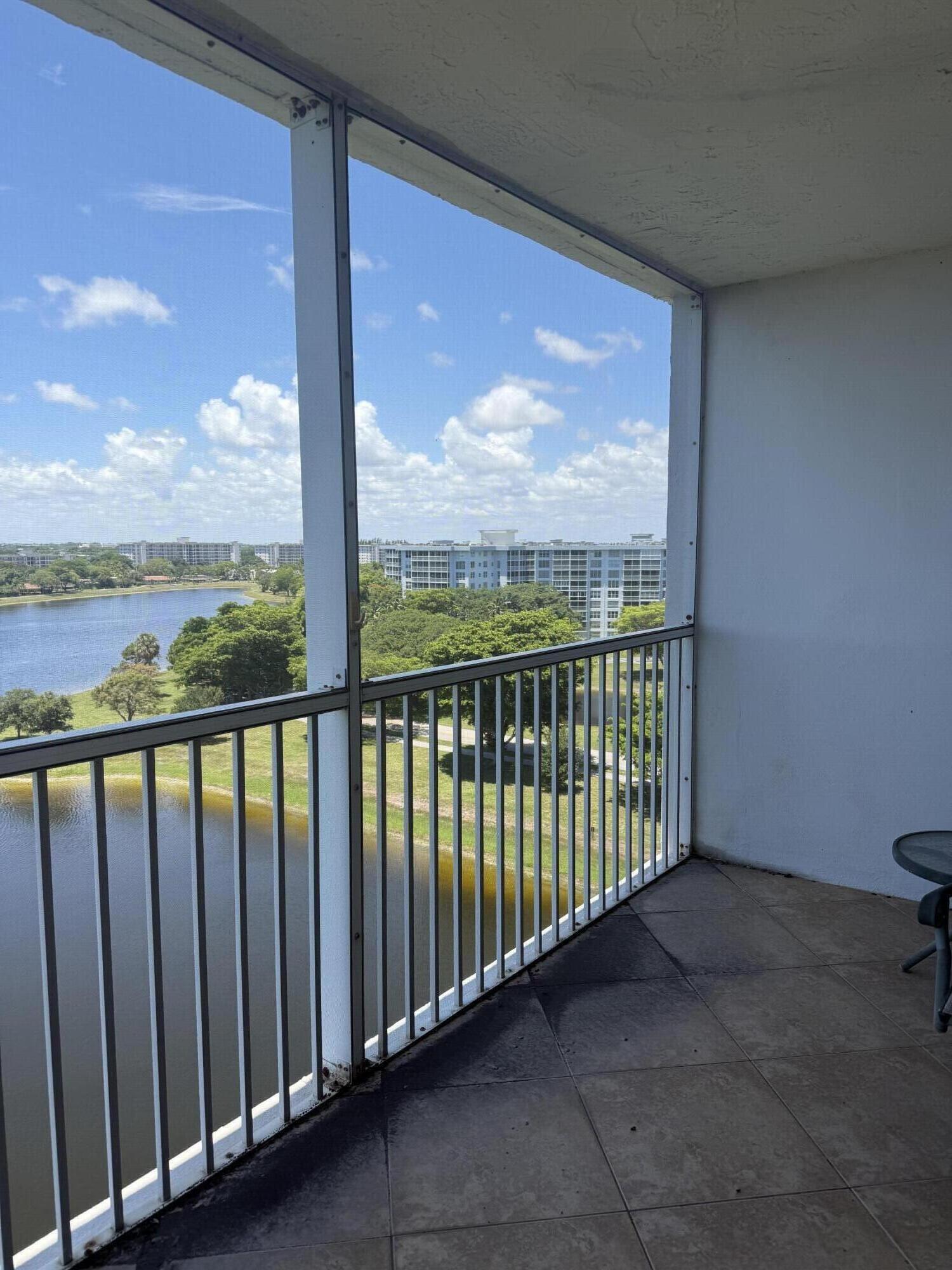 NO 53 PALM-AIRE COUNTRY CLUB - Residential