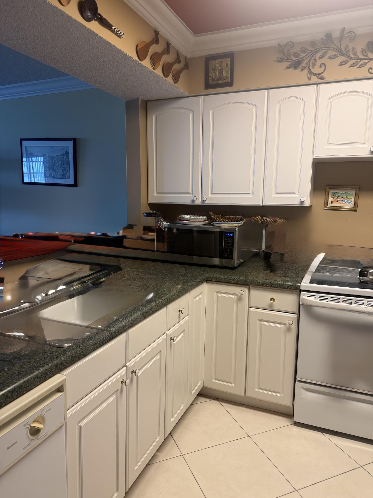 NO 53 PALM-AIRE COUNTRY CLUB - Residential
