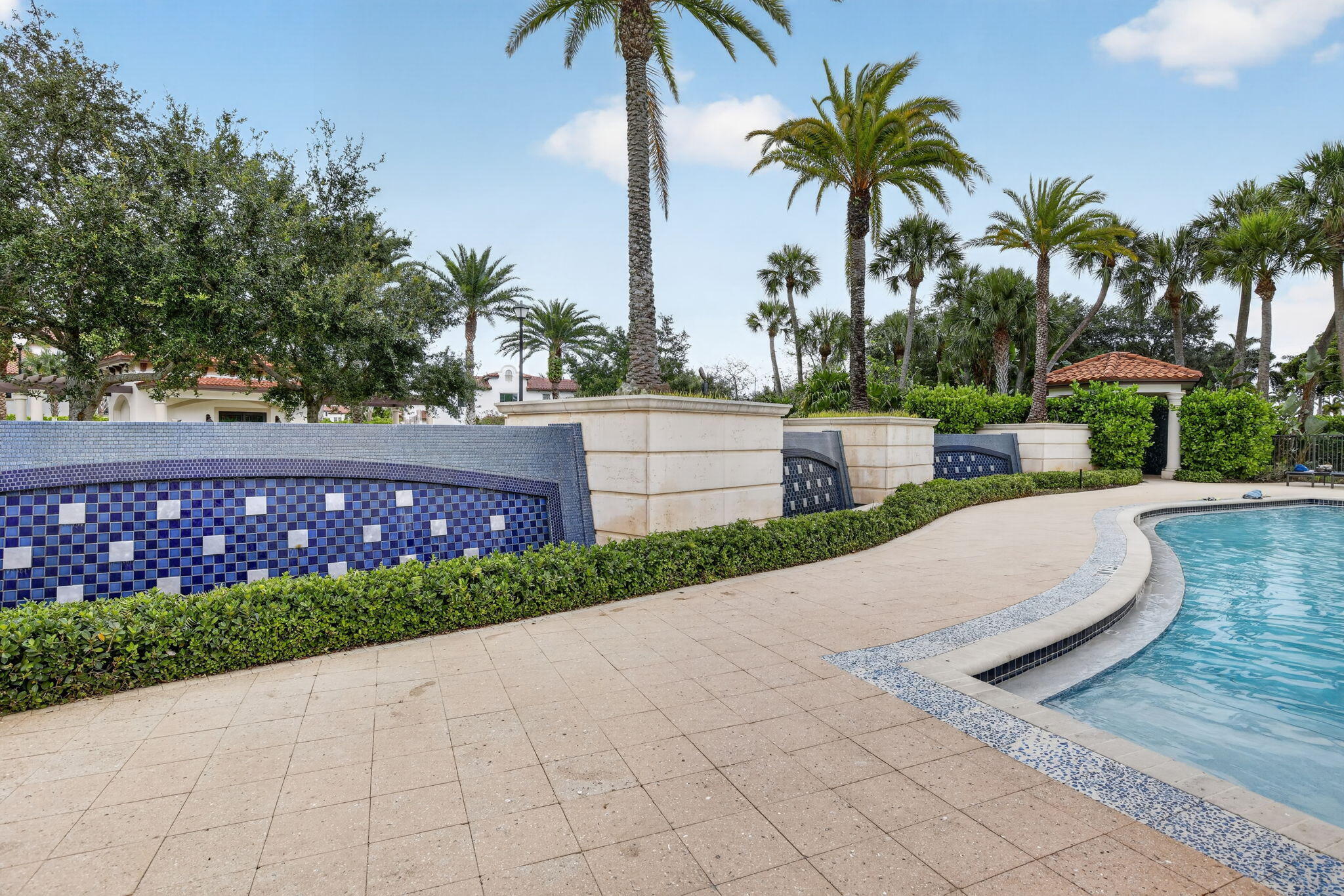 PEMBROKE LAKES SOUTH - Residential