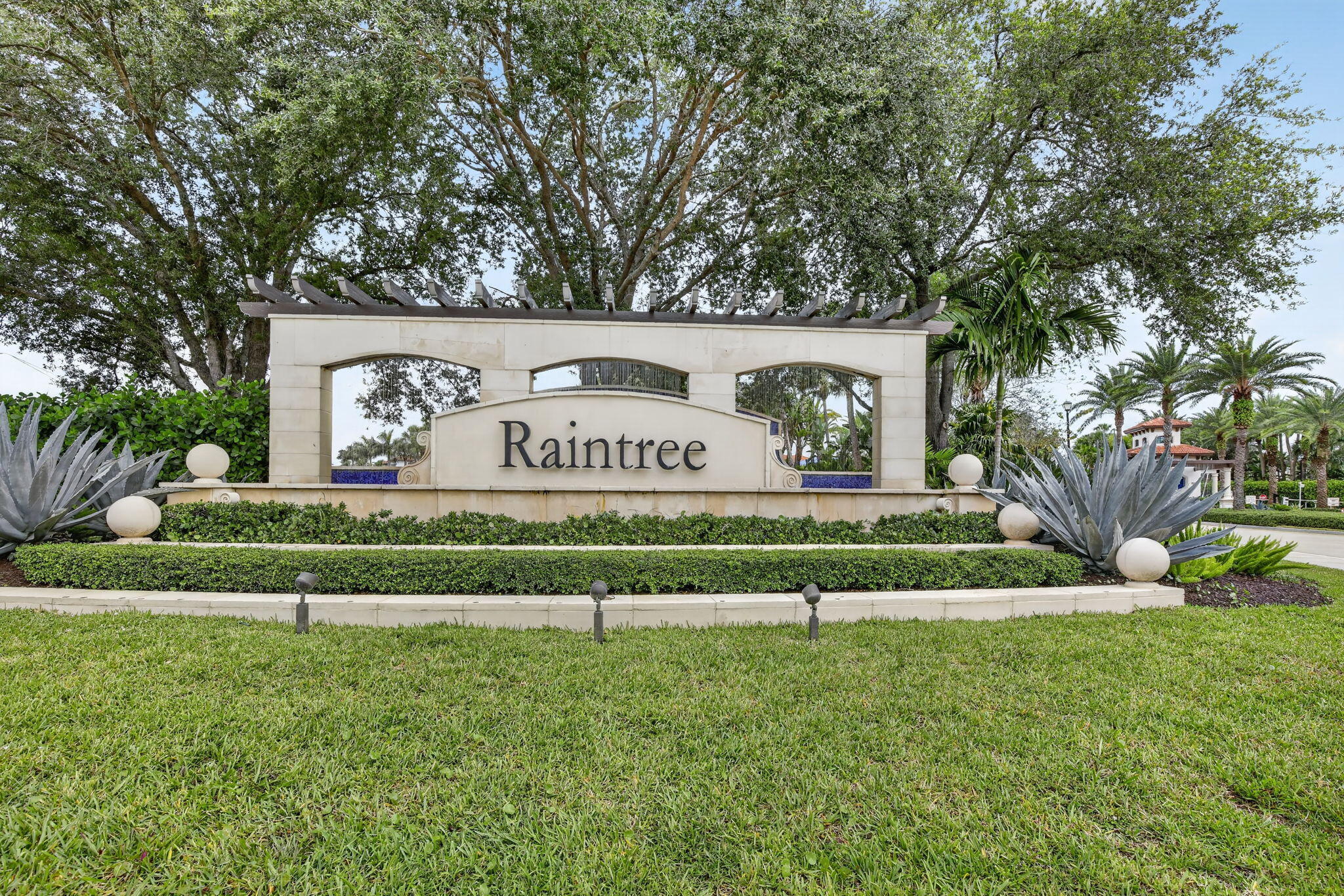 PEMBROKE LAKES SOUTH - Residential
