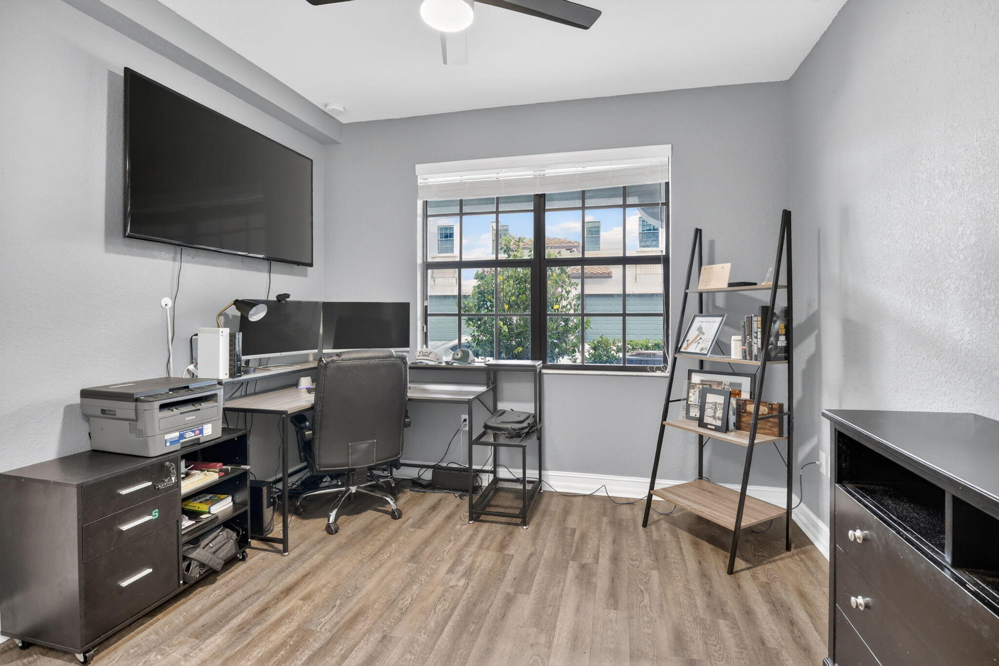 PEMBROKE LAKES SOUTH - Residential