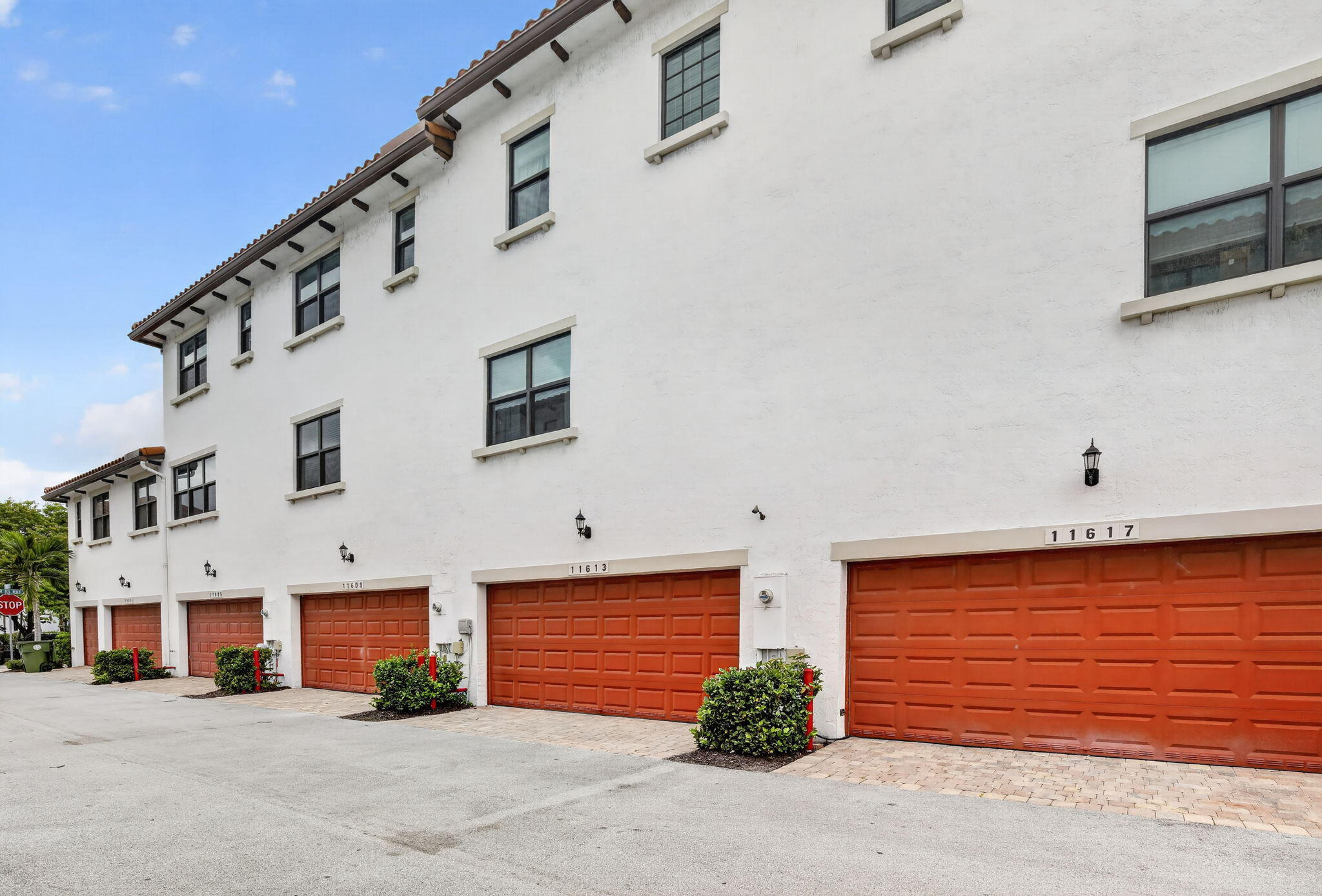 PEMBROKE LAKES SOUTH - Residential