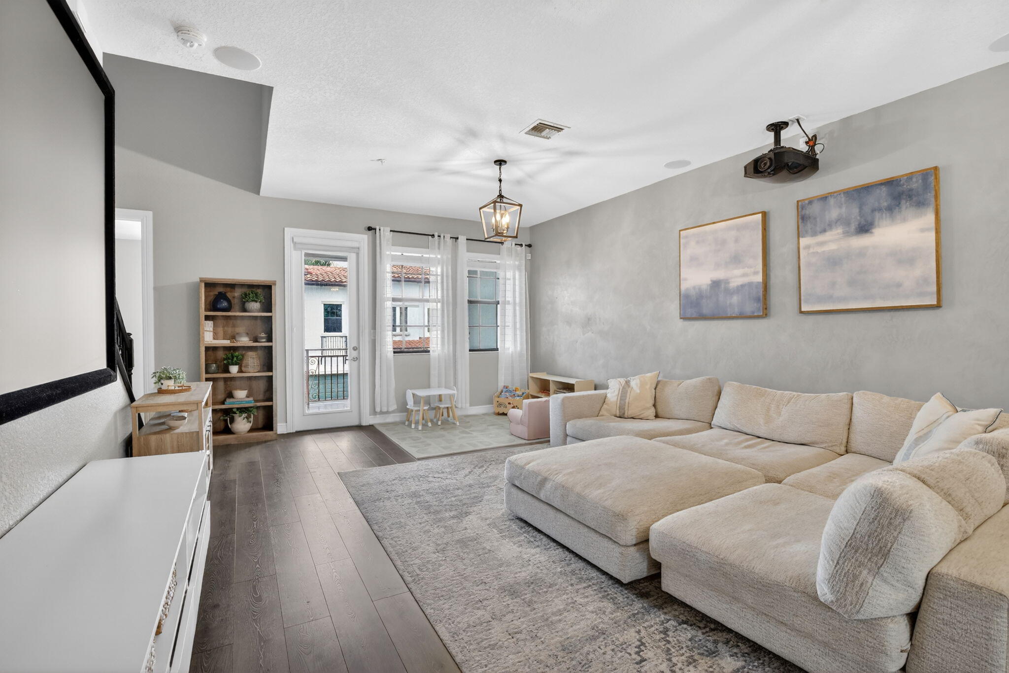 PEMBROKE LAKES SOUTH - Residential