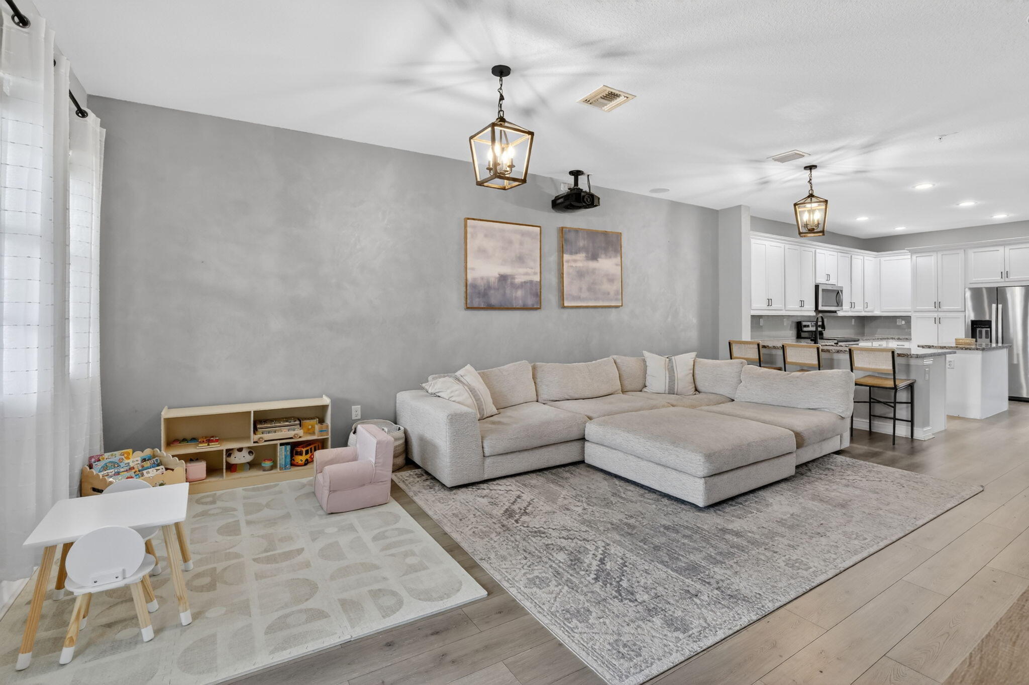 PEMBROKE LAKES SOUTH - Residential