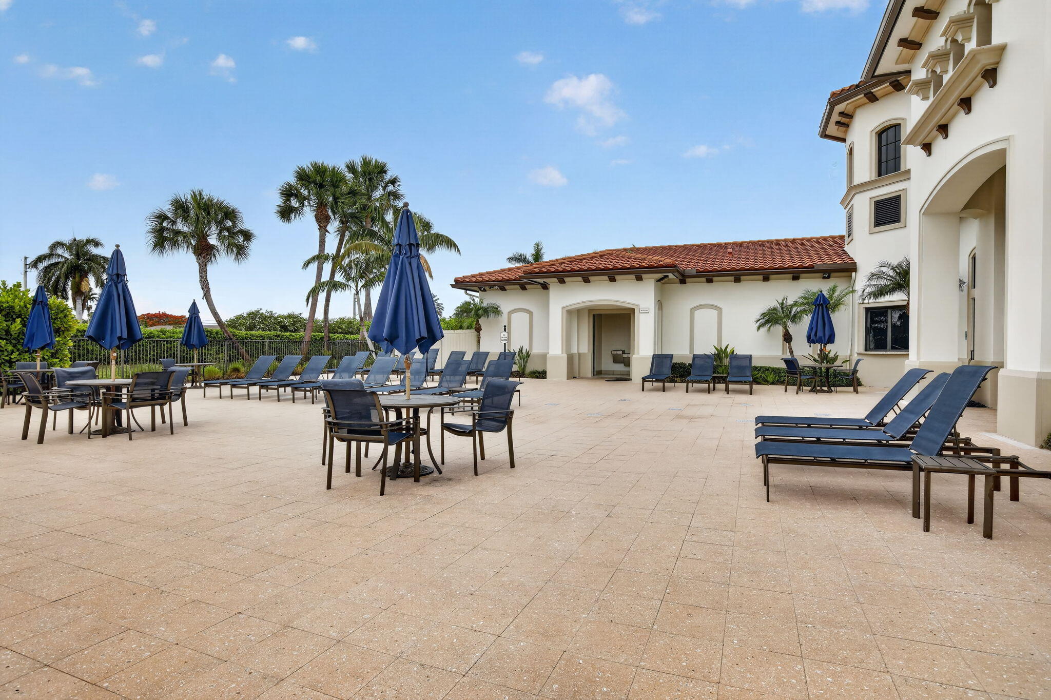 PEMBROKE LAKES SOUTH - Residential