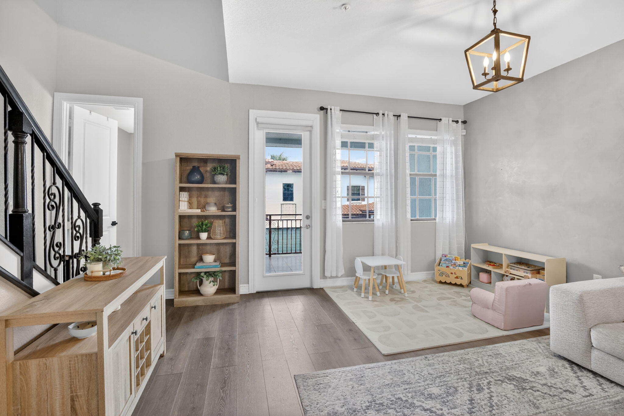 PEMBROKE LAKES SOUTH - Residential