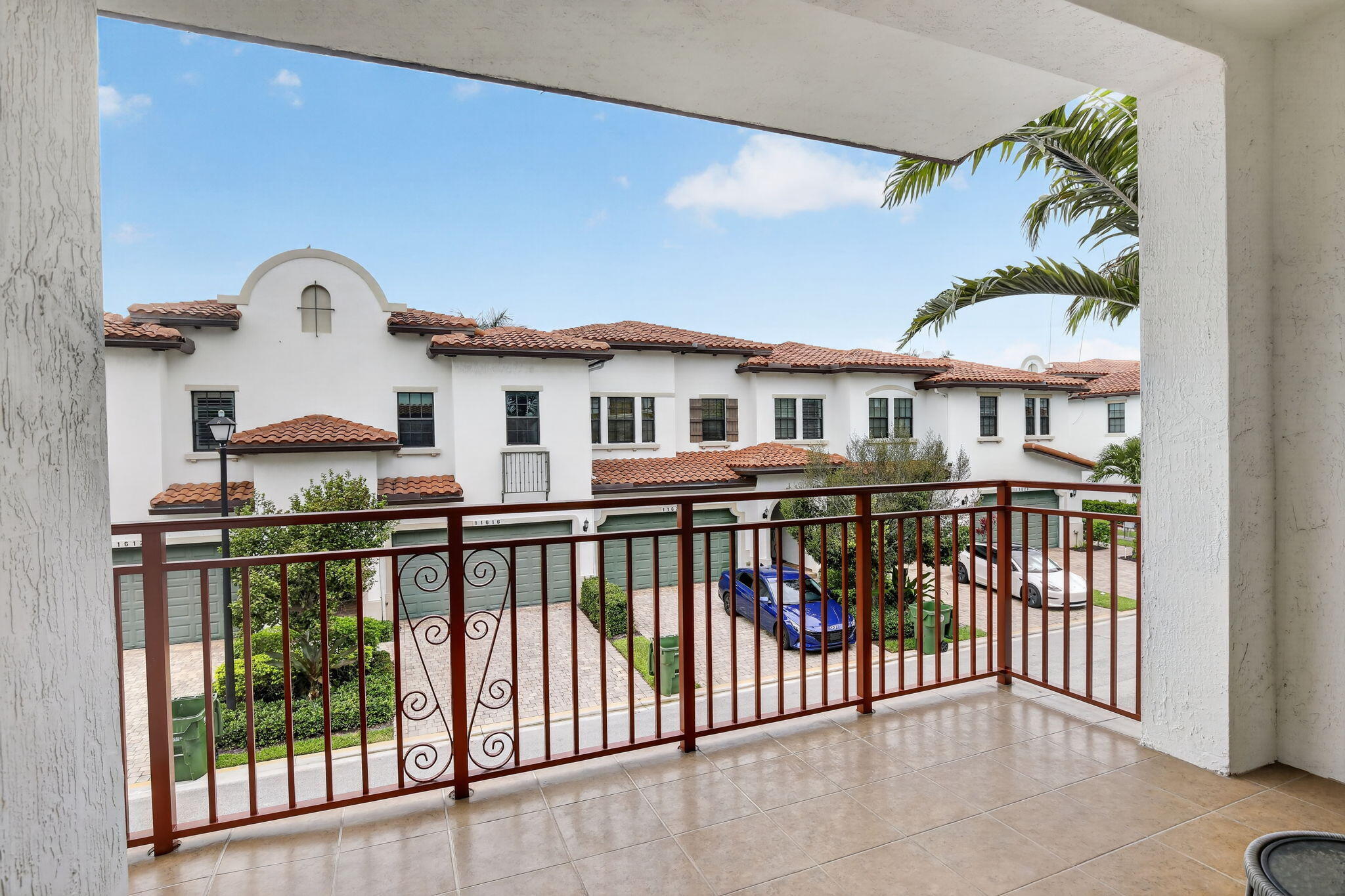 PEMBROKE LAKES SOUTH - Residential