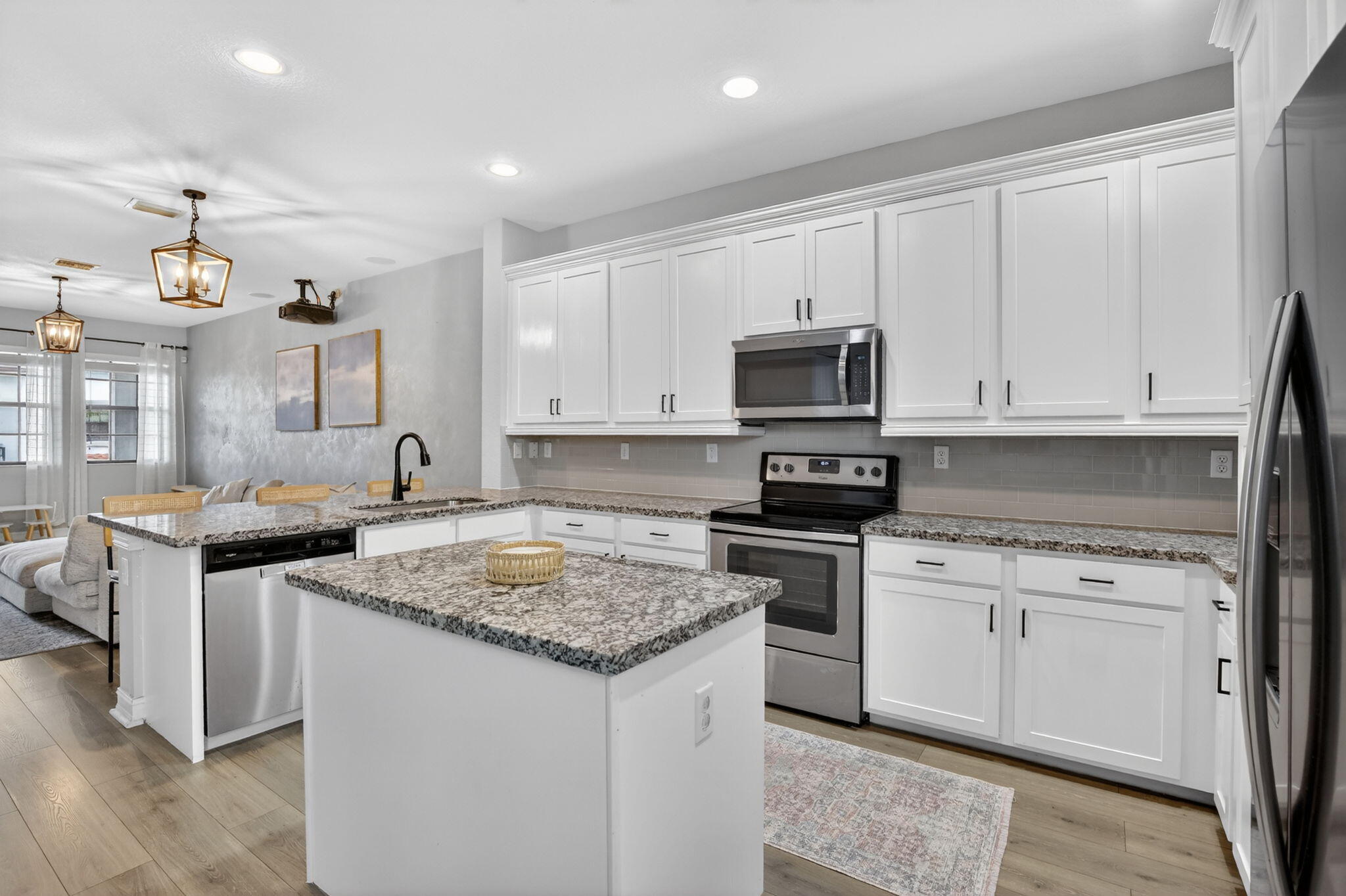 PEMBROKE LAKES SOUTH - Residential