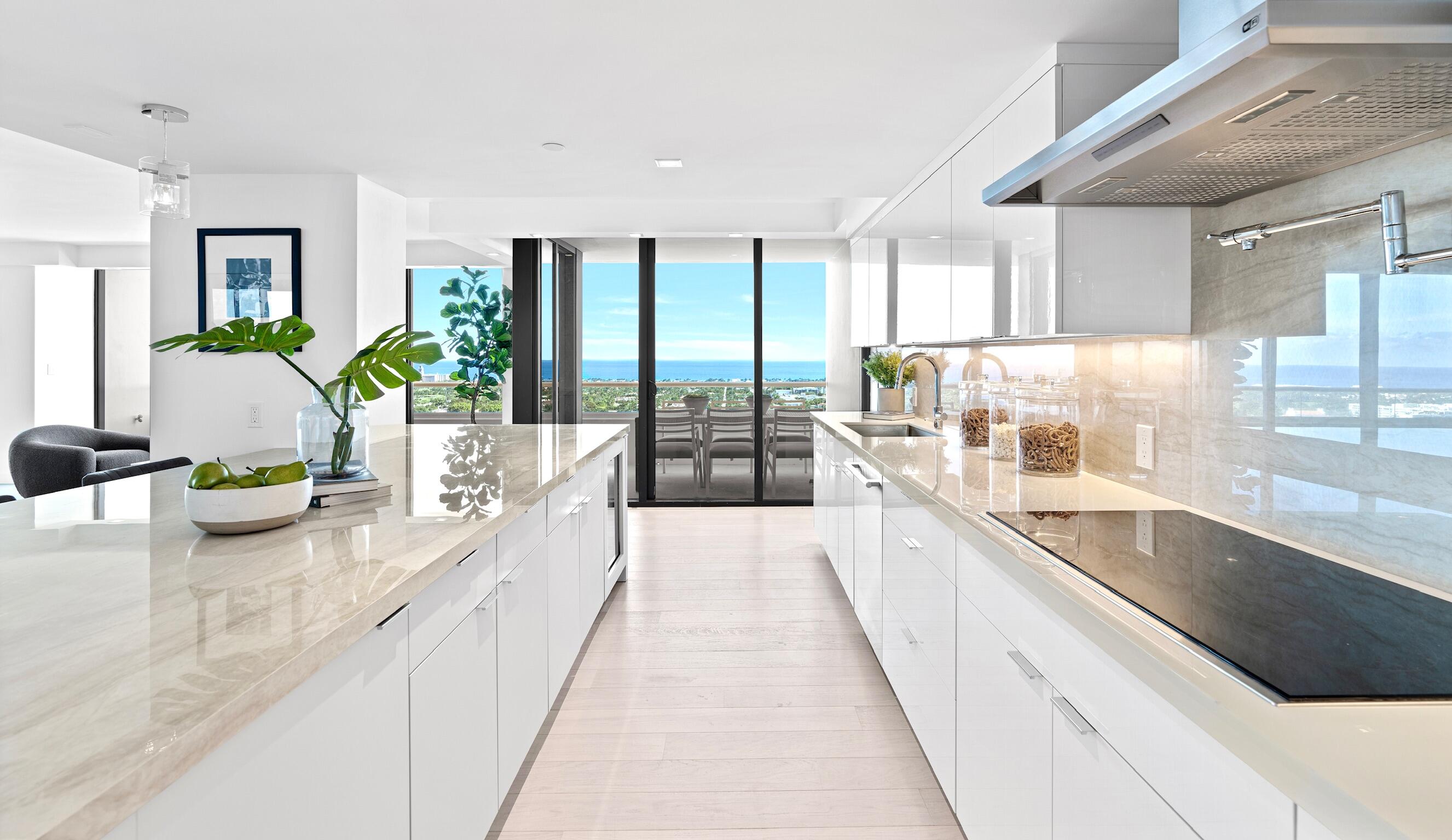 The Plaza of the Palm Beaches - Residential