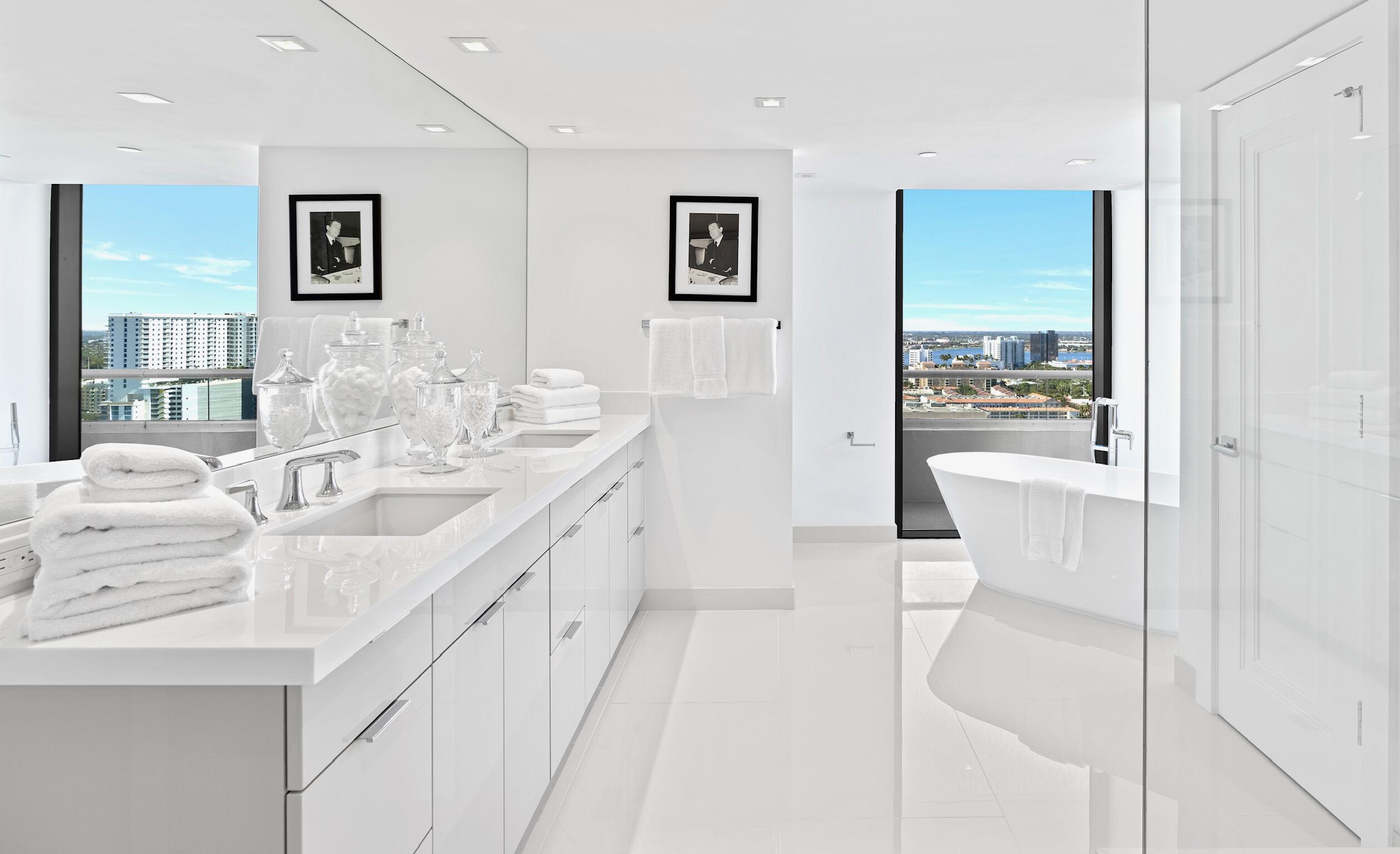 The Plaza of the Palm Beaches - Residential