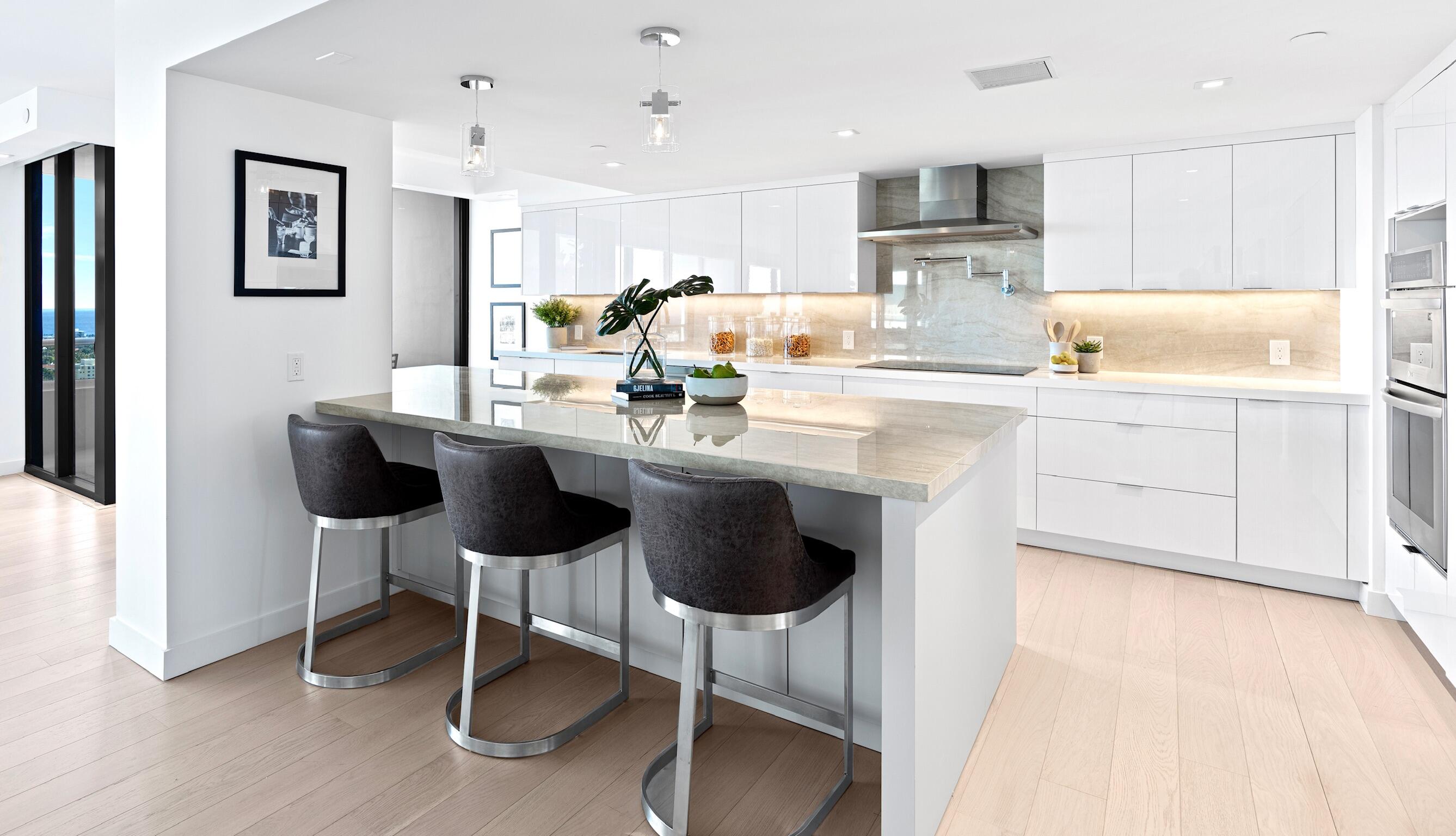 The Plaza of the Palm Beaches - Residential