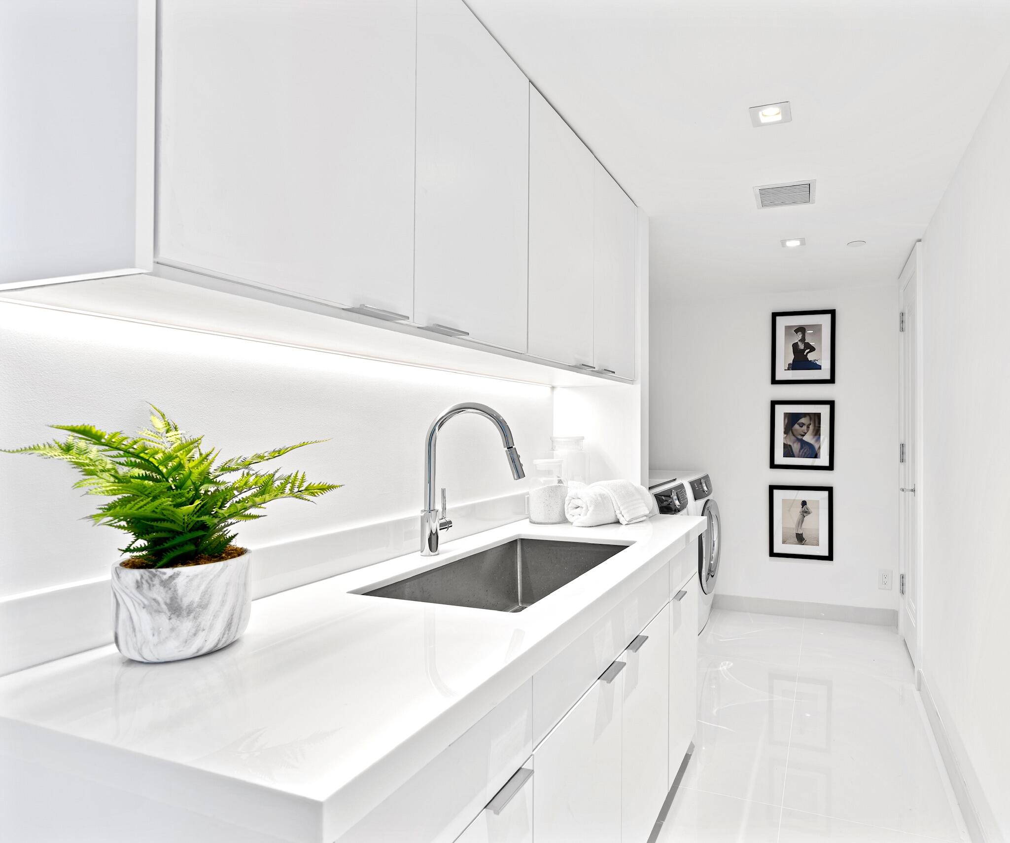 The Plaza of the Palm Beaches - Residential