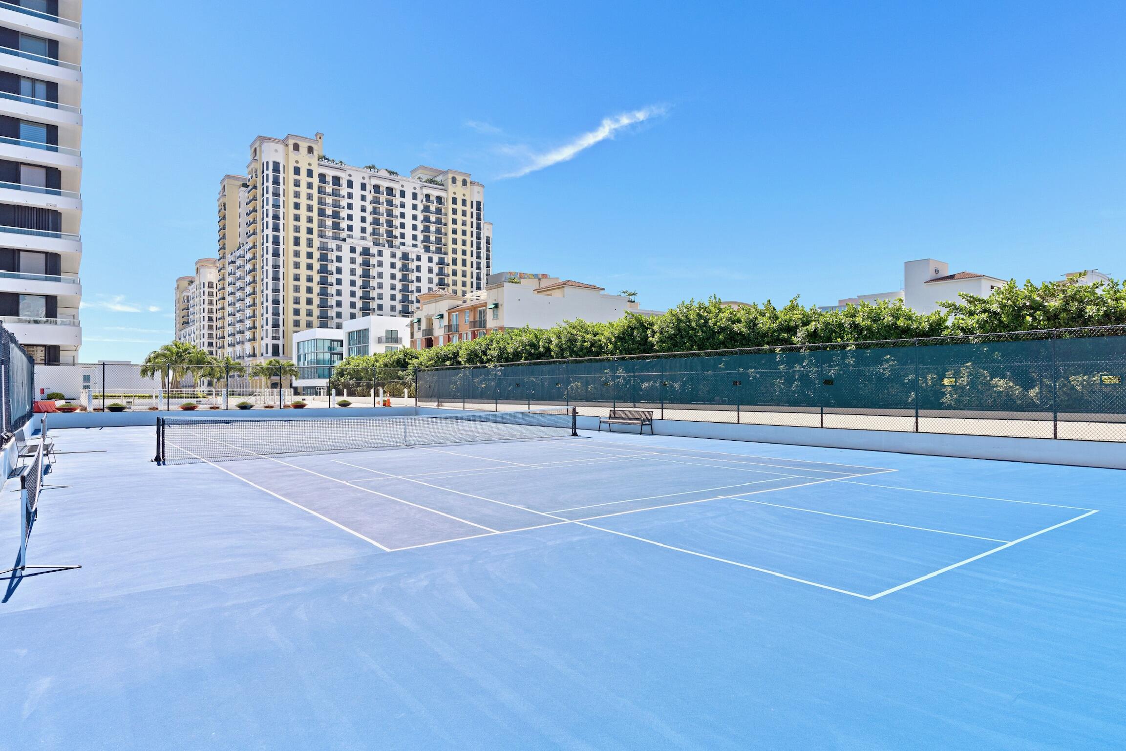 The Plaza of the Palm Beaches - Residential