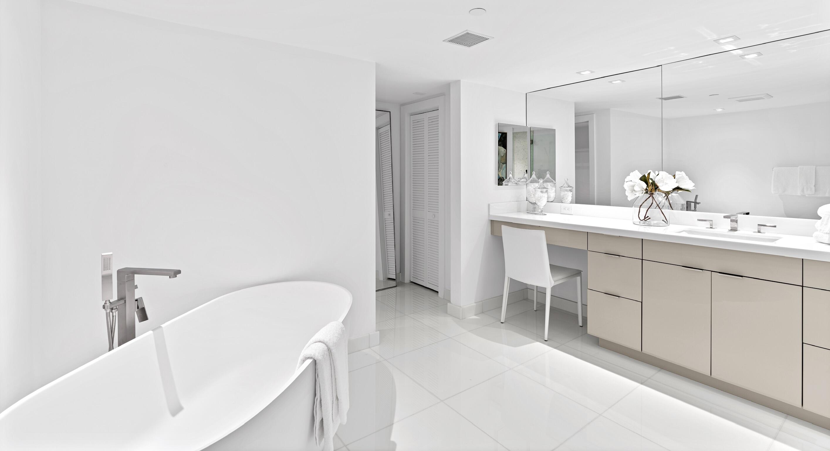 The Plaza of the Palm Beaches - Residential