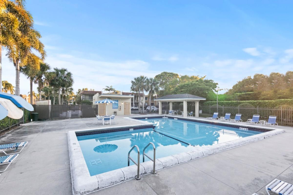 Weston Lakes - Residential
