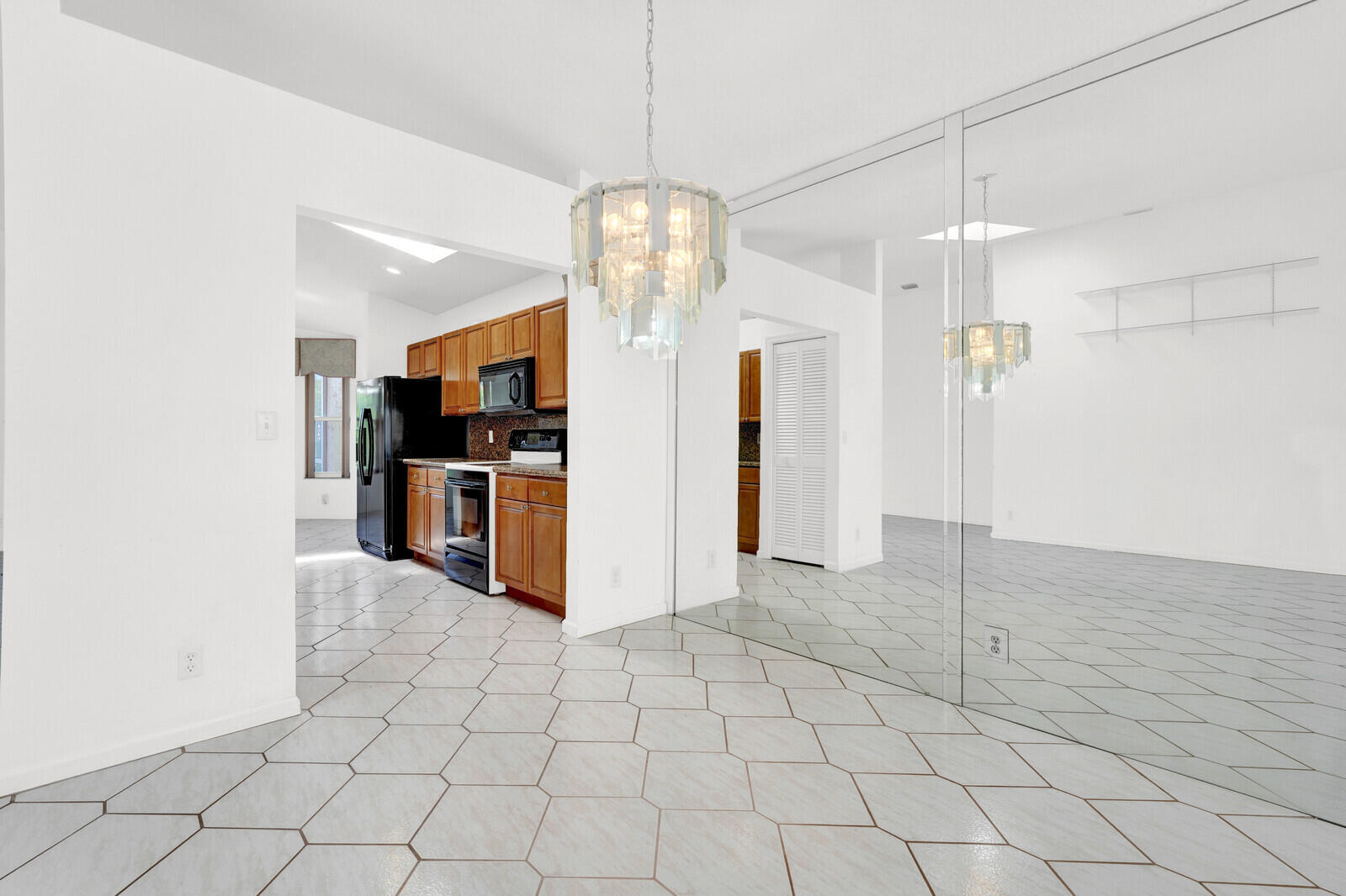 SONOMA LAKE ESTATES AT BOCA RATON - Residential
