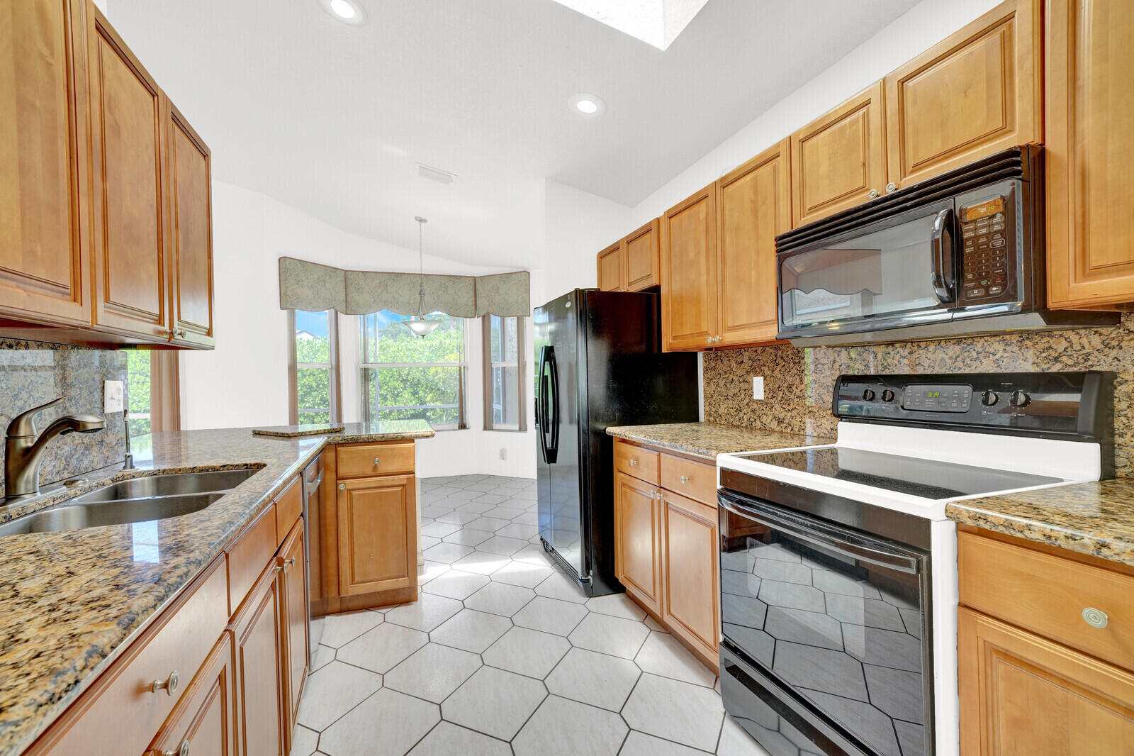 SONOMA LAKE ESTATES AT BOCA RATON - Residential
