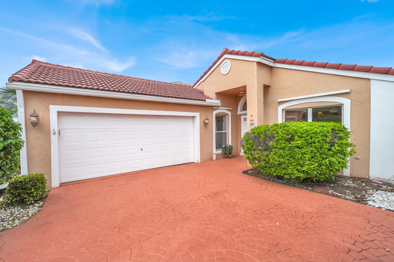 SONOMA LAKE ESTATES AT BOCA RATON - Residential