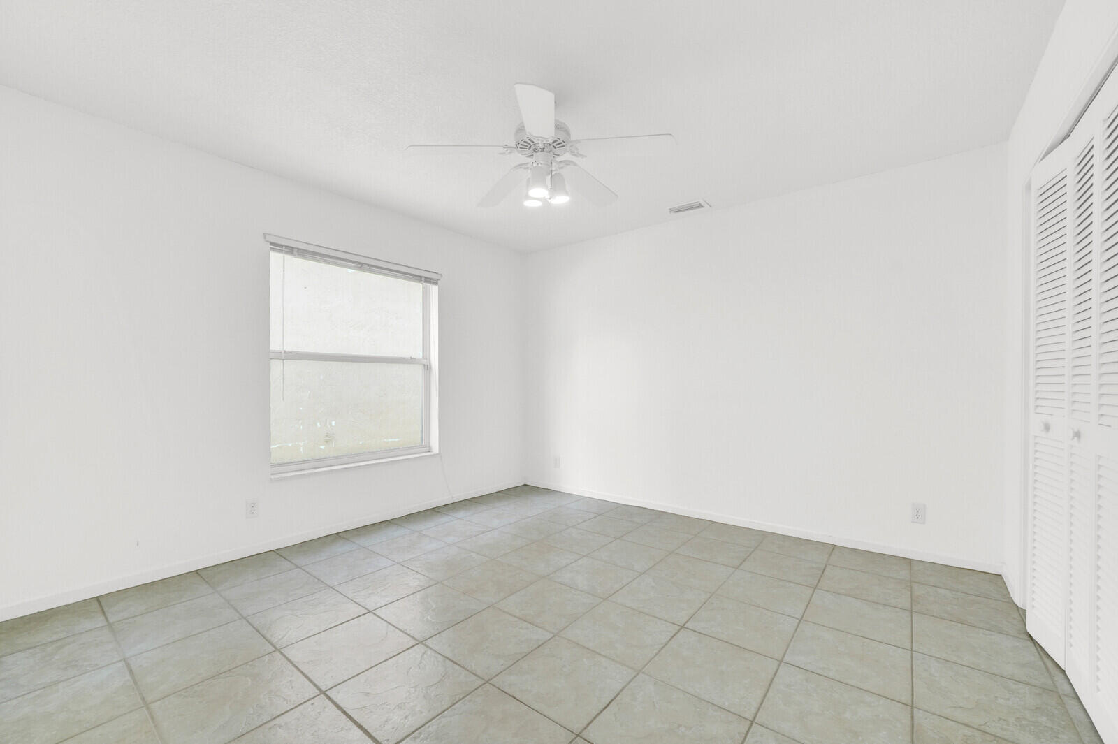 SONOMA LAKE ESTATES AT BOCA RATON - Residential