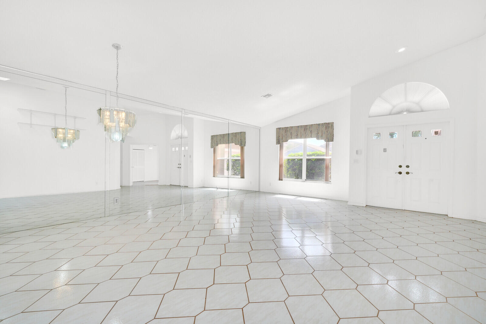 SONOMA LAKE ESTATES AT BOCA RATON - Residential