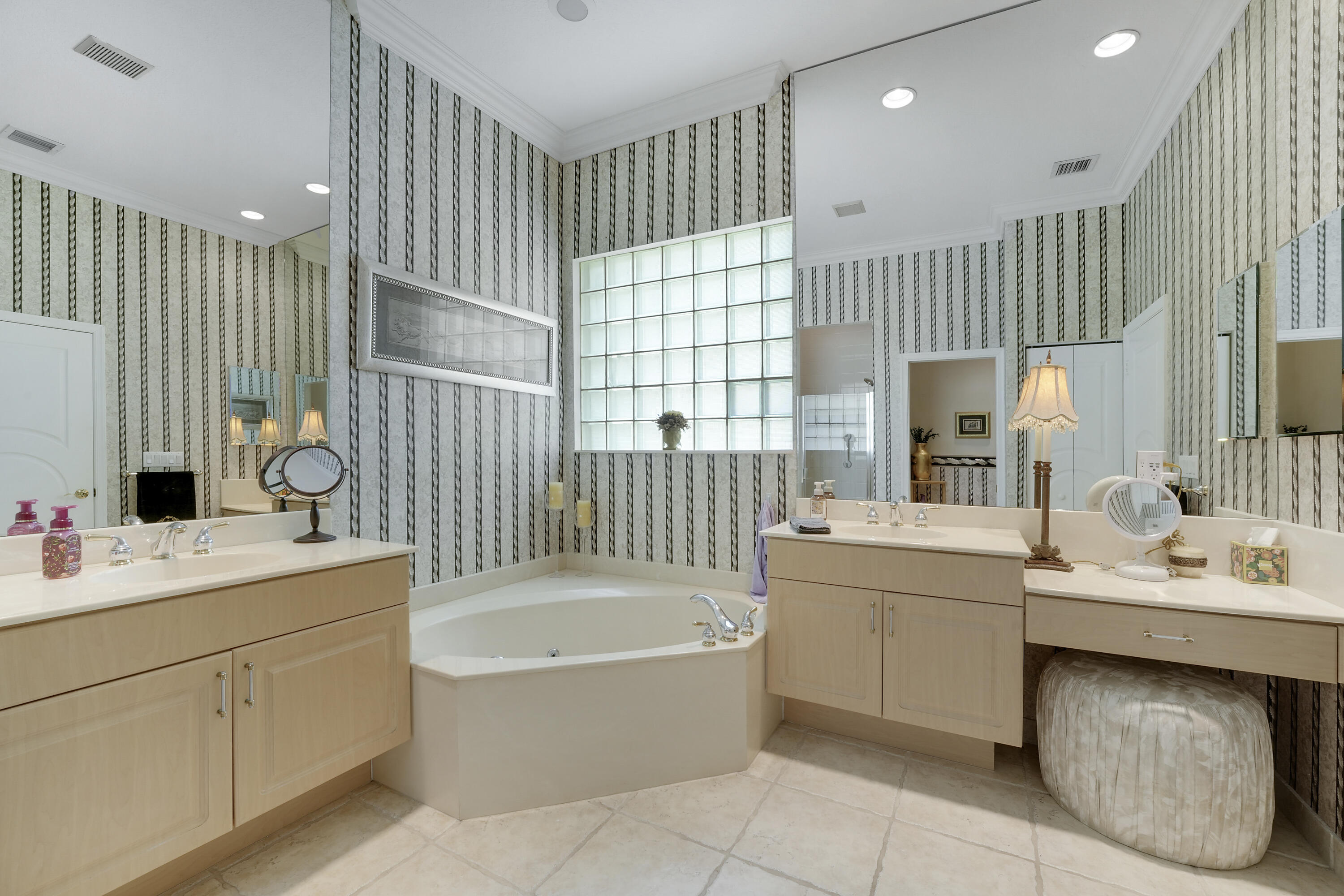 BELLAGGIO, TOWNE PARK - Residential
