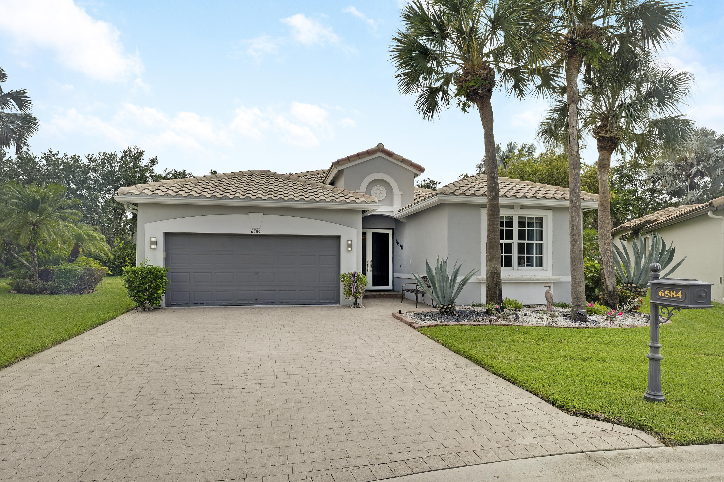BELLAGGIO, TOWNE PARK - Residential