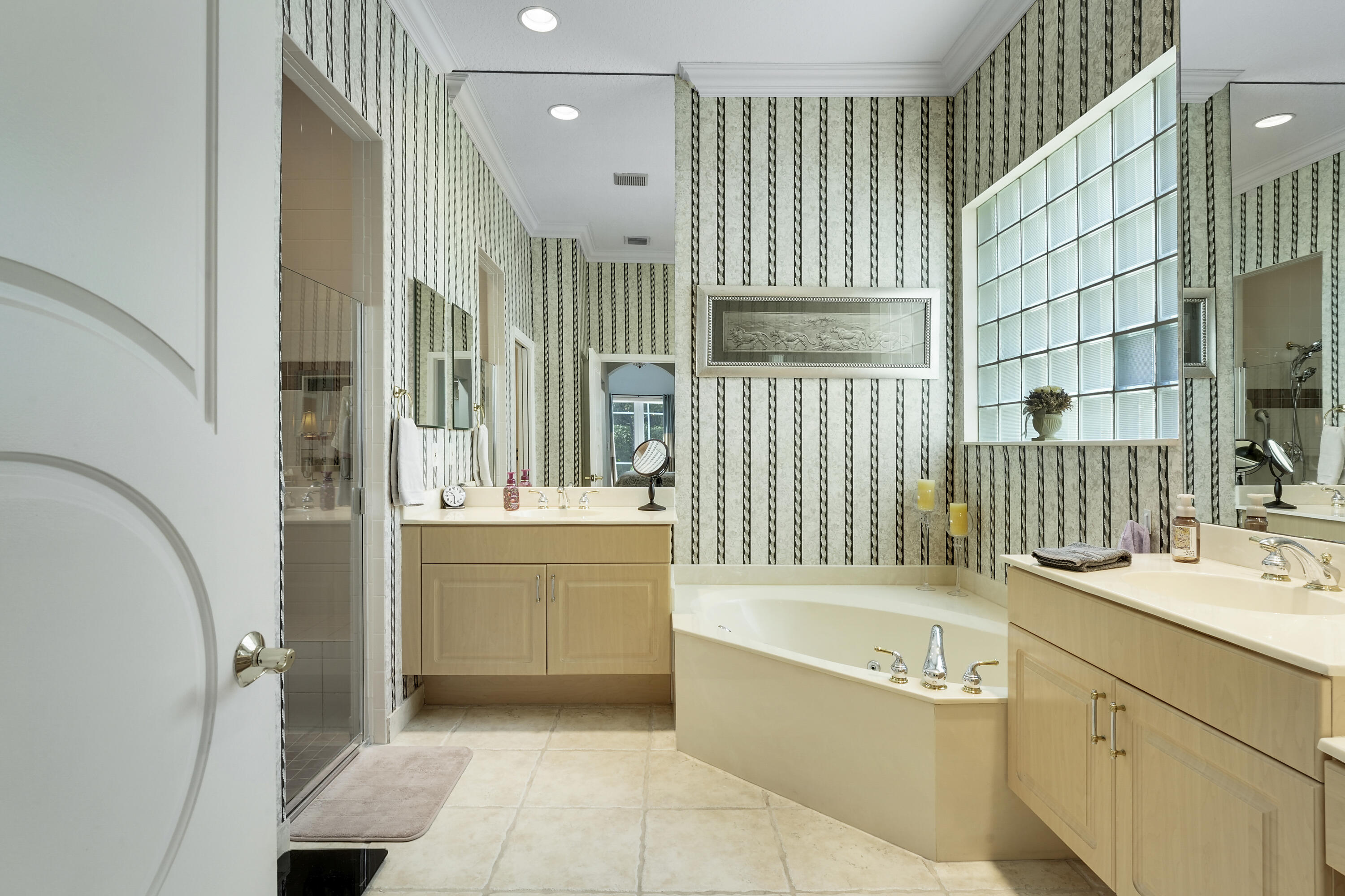 BELLAGGIO, TOWNE PARK - Residential