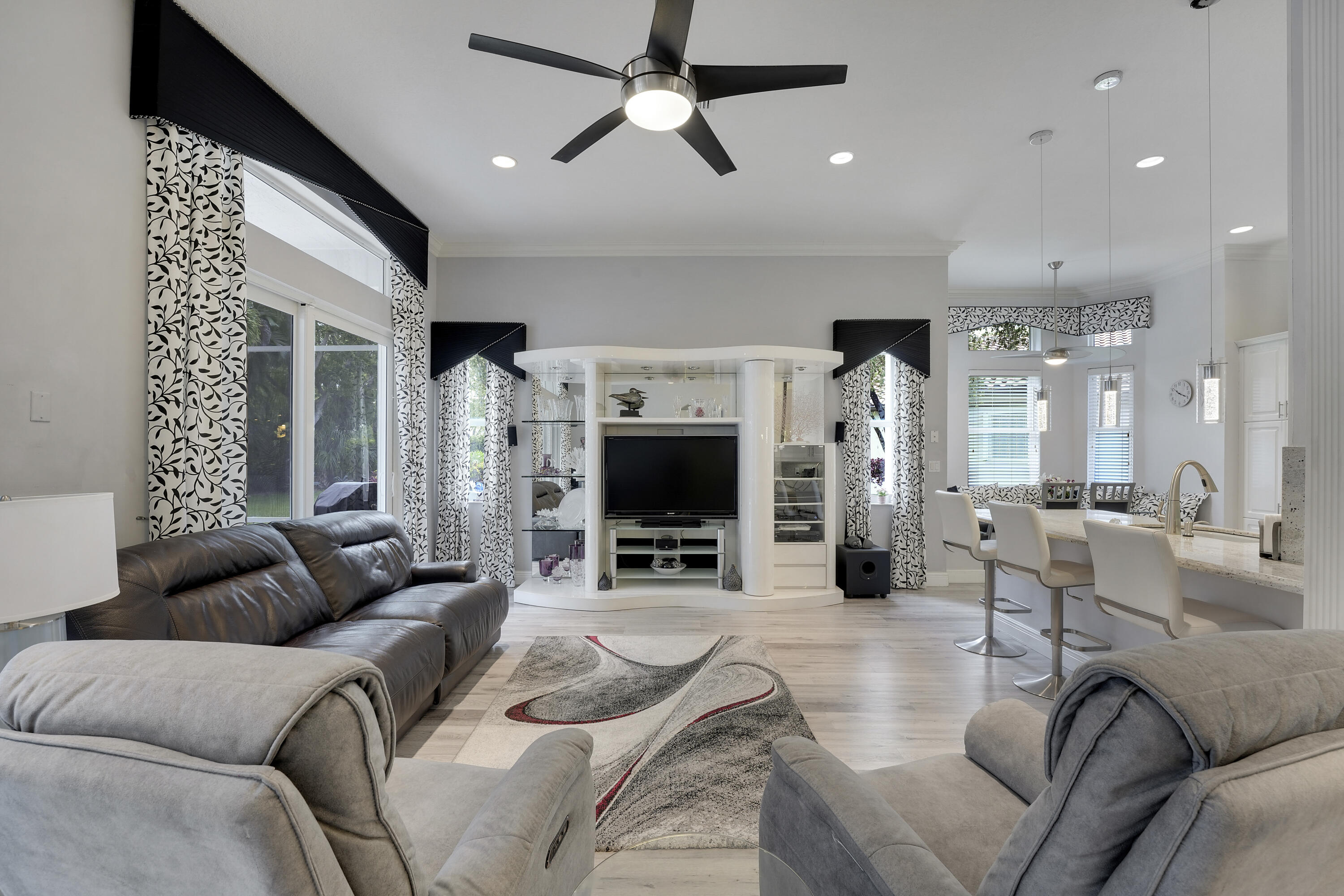 BELLAGGIO, TOWNE PARK - Residential