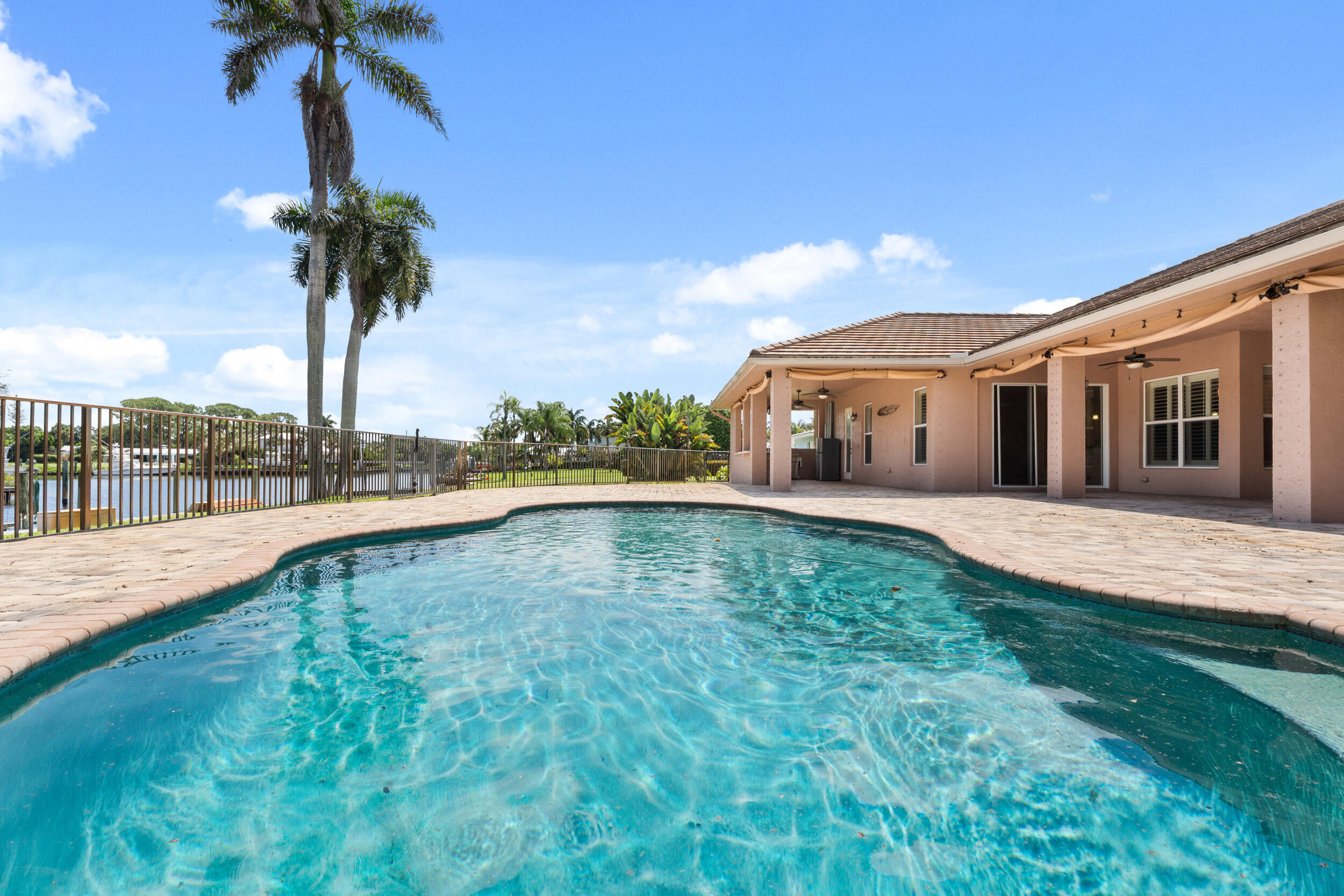 NORTH RIVER SHORES - Residential