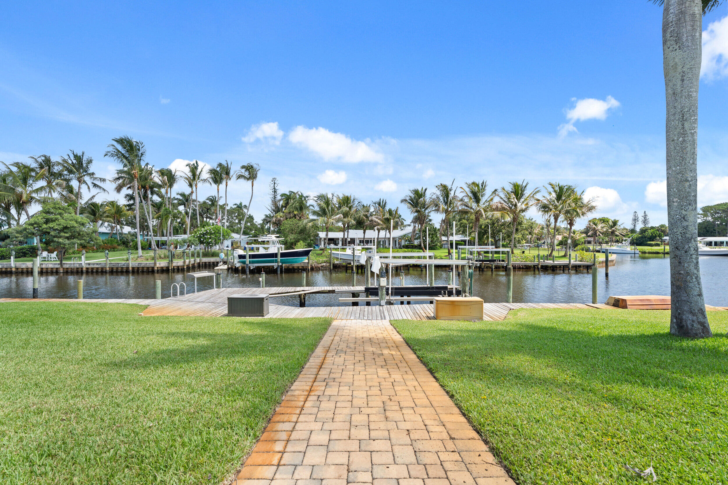 NORTH RIVER SHORES - Residential