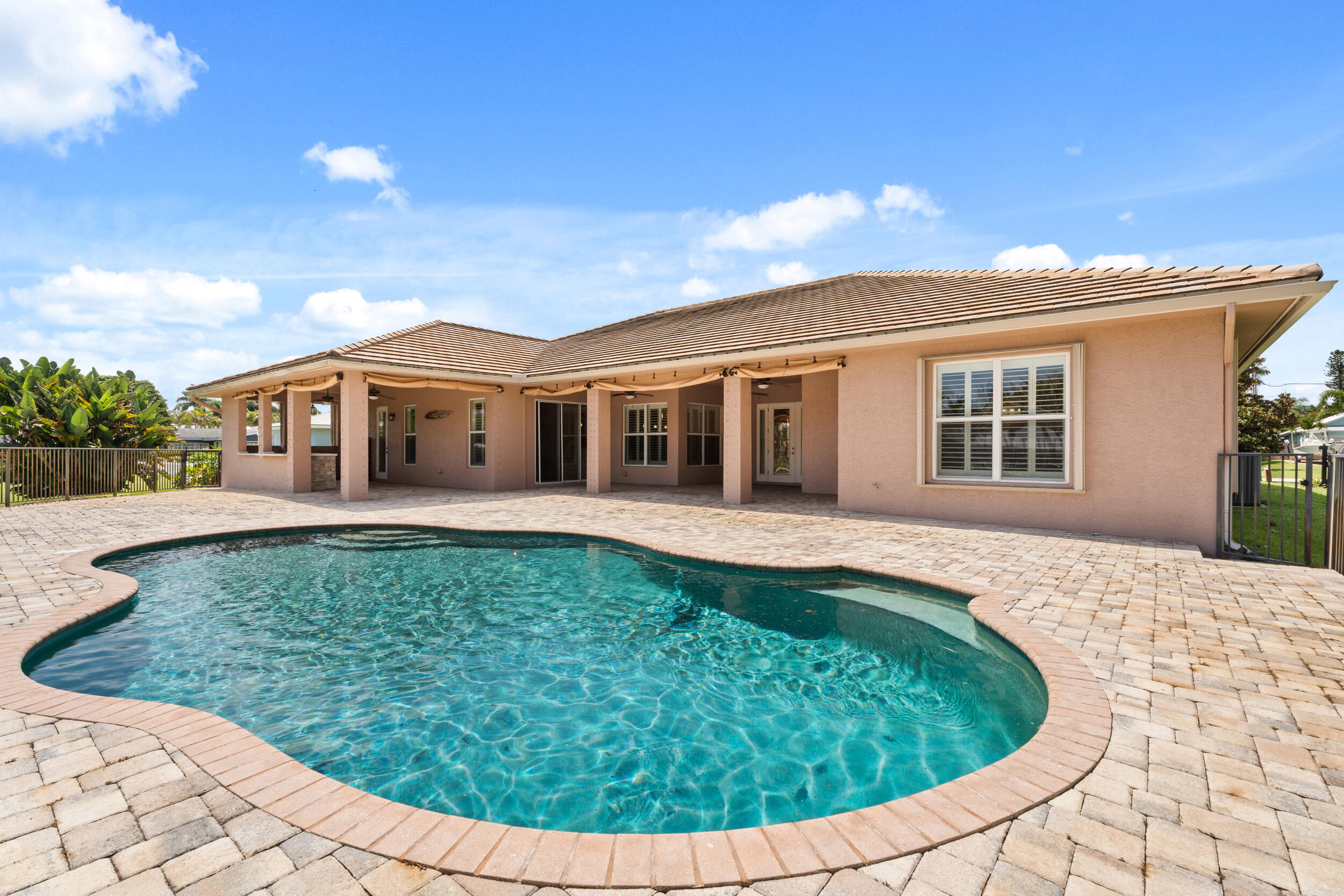 NORTH RIVER SHORES - Residential