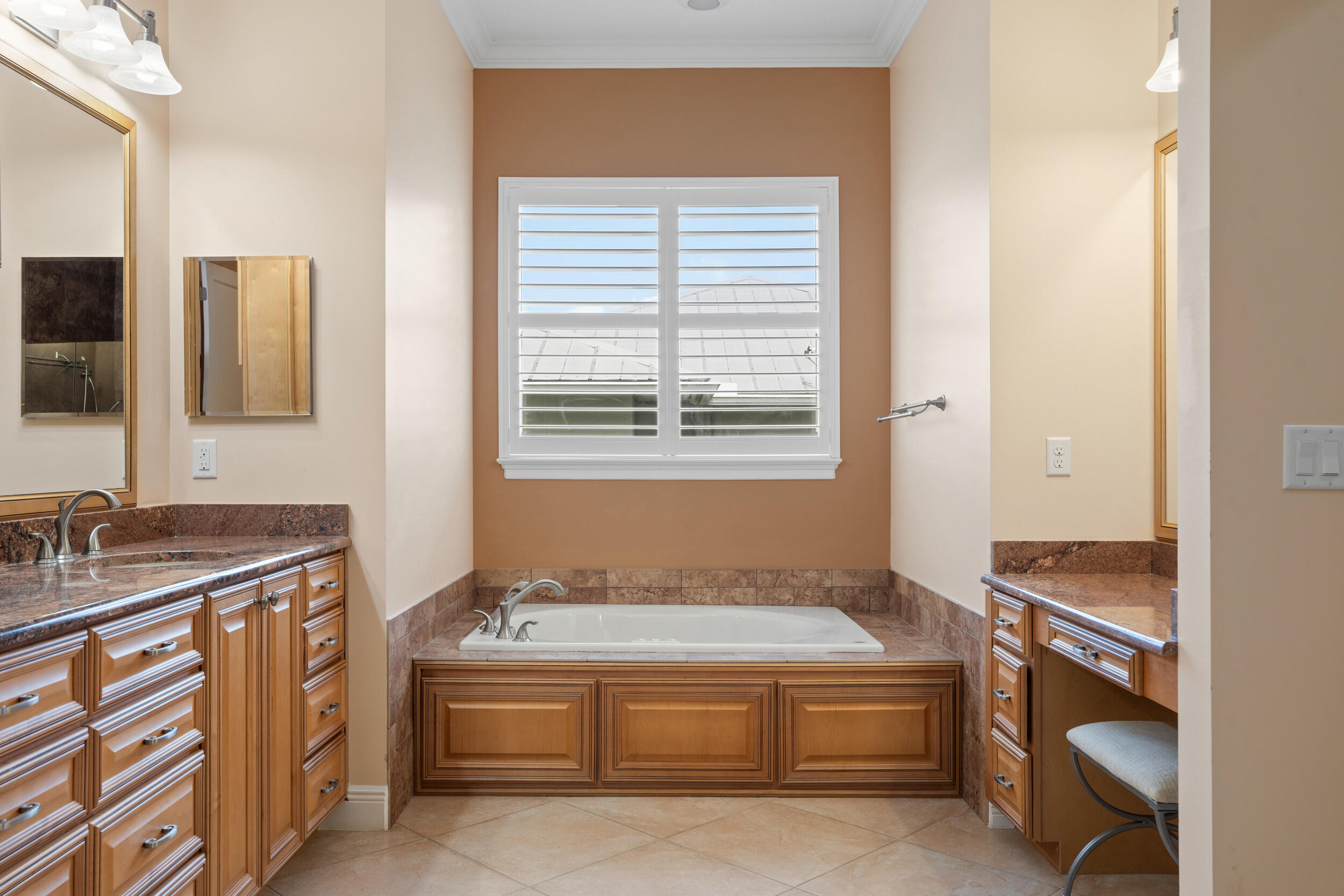 NORTH RIVER SHORES - Residential