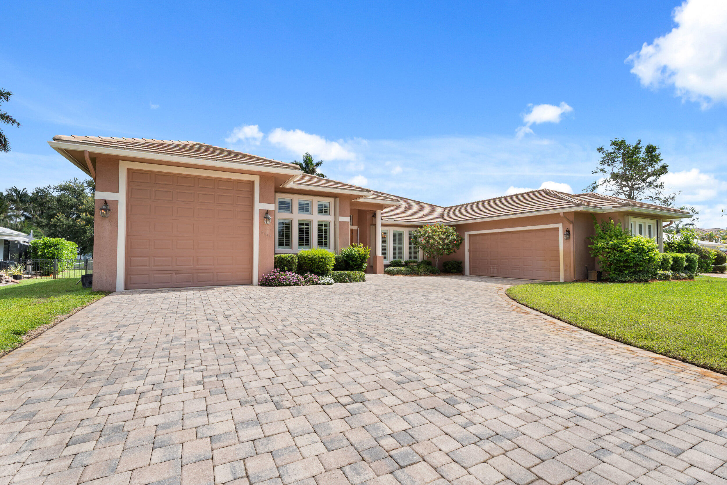 NORTH RIVER SHORES - Residential