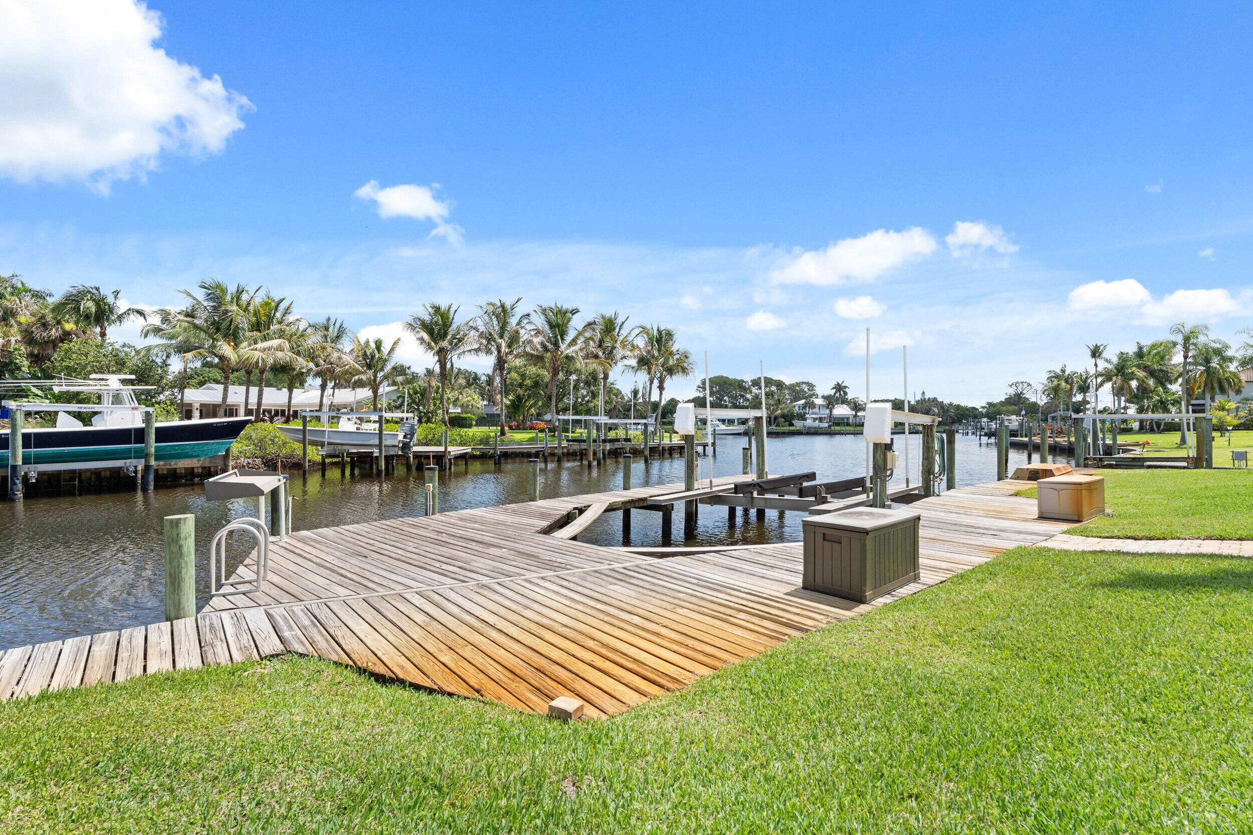 NORTH RIVER SHORES - Residential