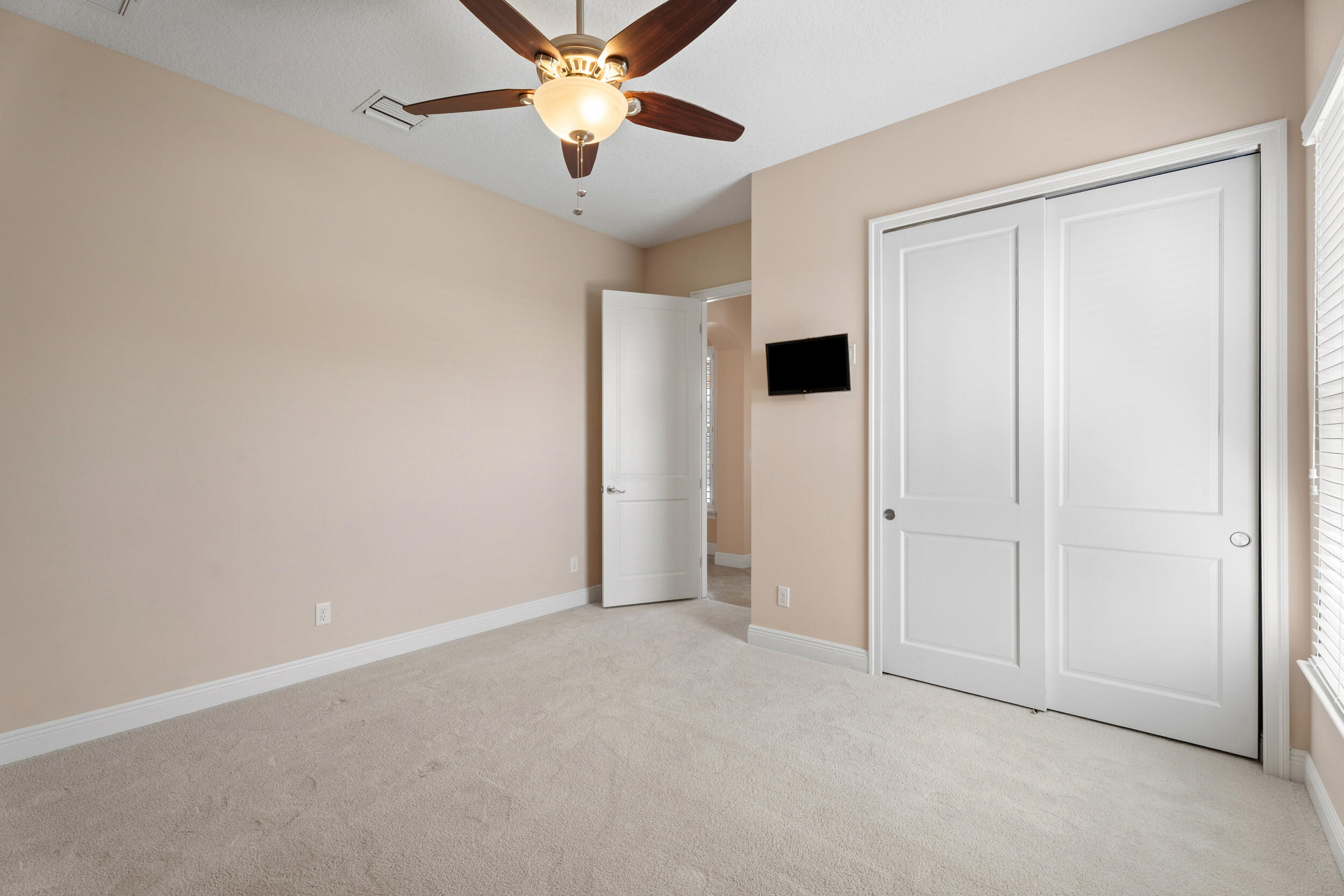 NORTH RIVER SHORES - Residential
