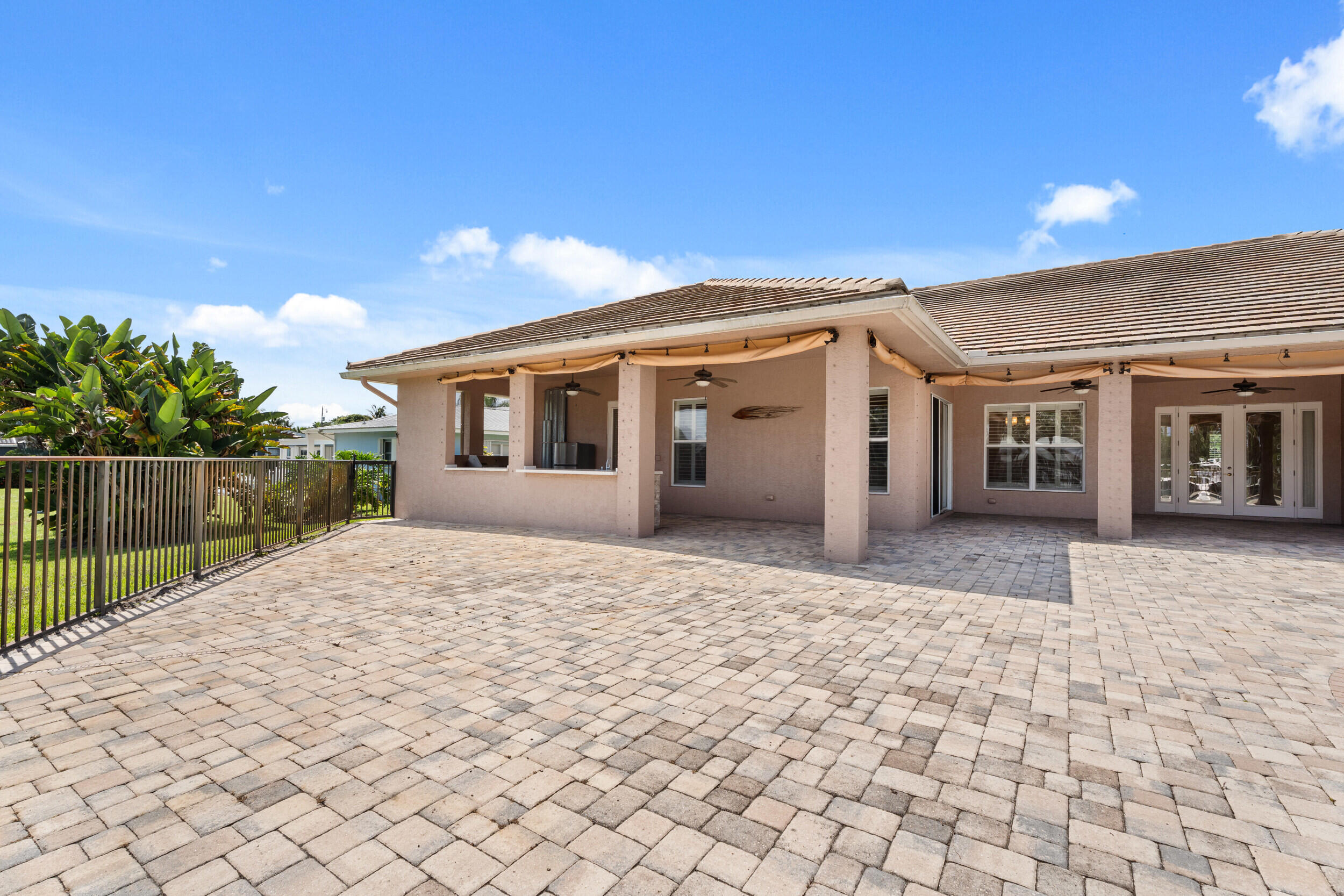 NORTH RIVER SHORES - Residential