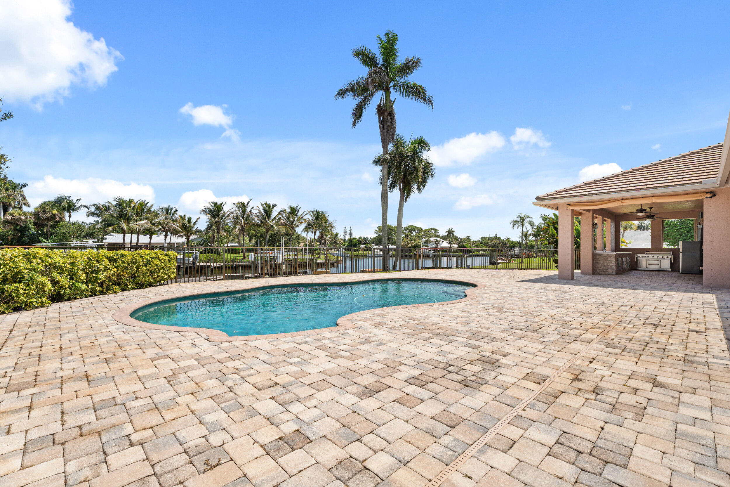 NORTH RIVER SHORES - Residential
