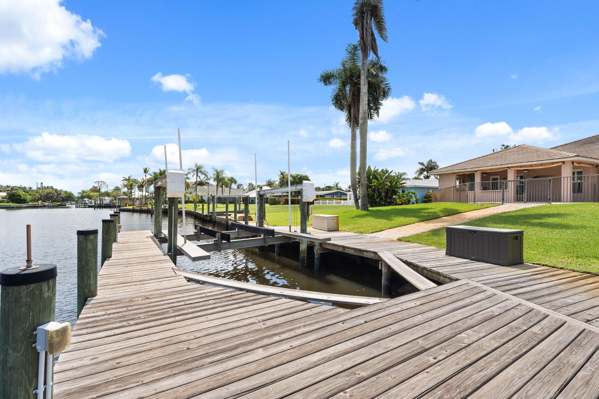NORTH RIVER SHORES - Residential