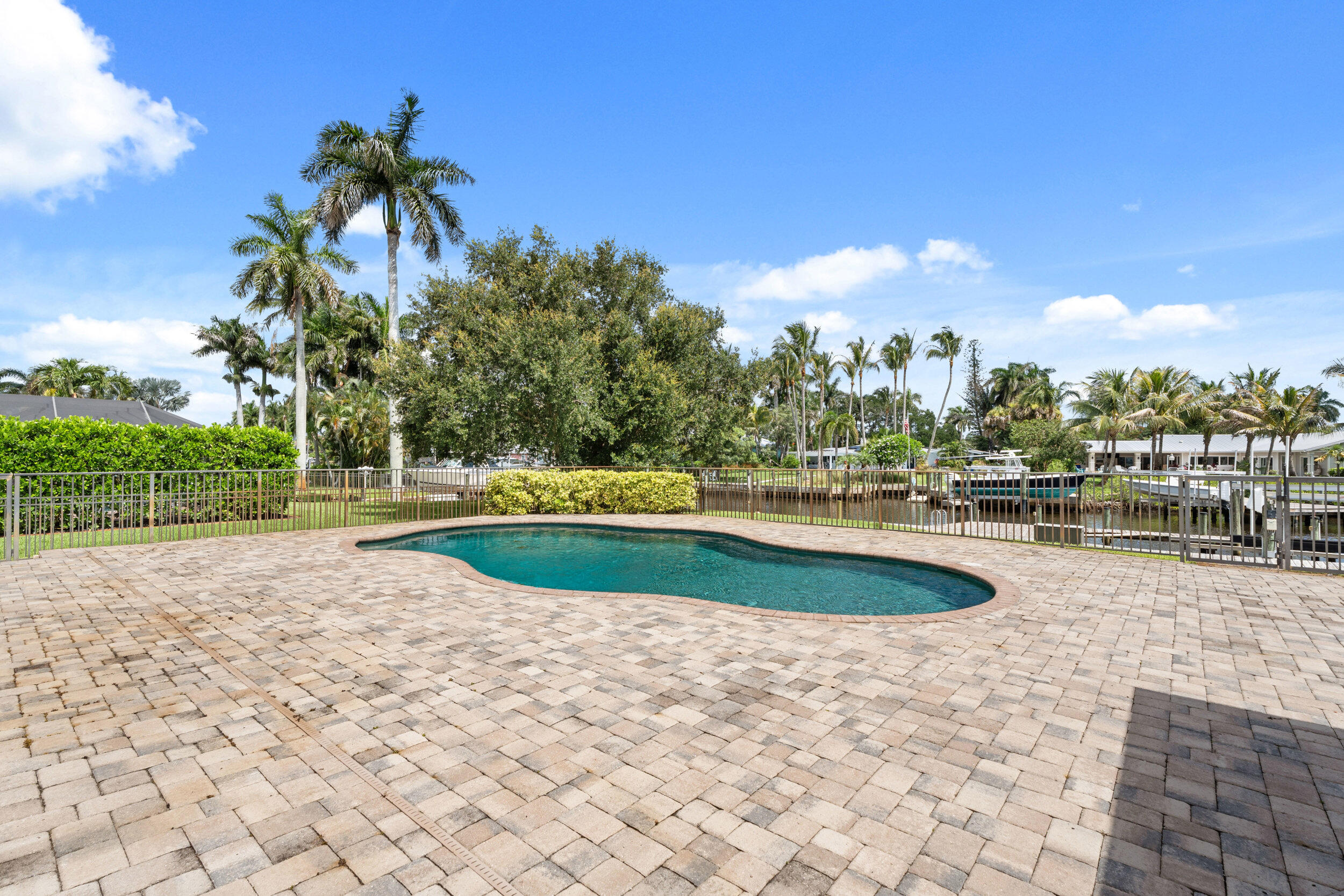 NORTH RIVER SHORES - Residential