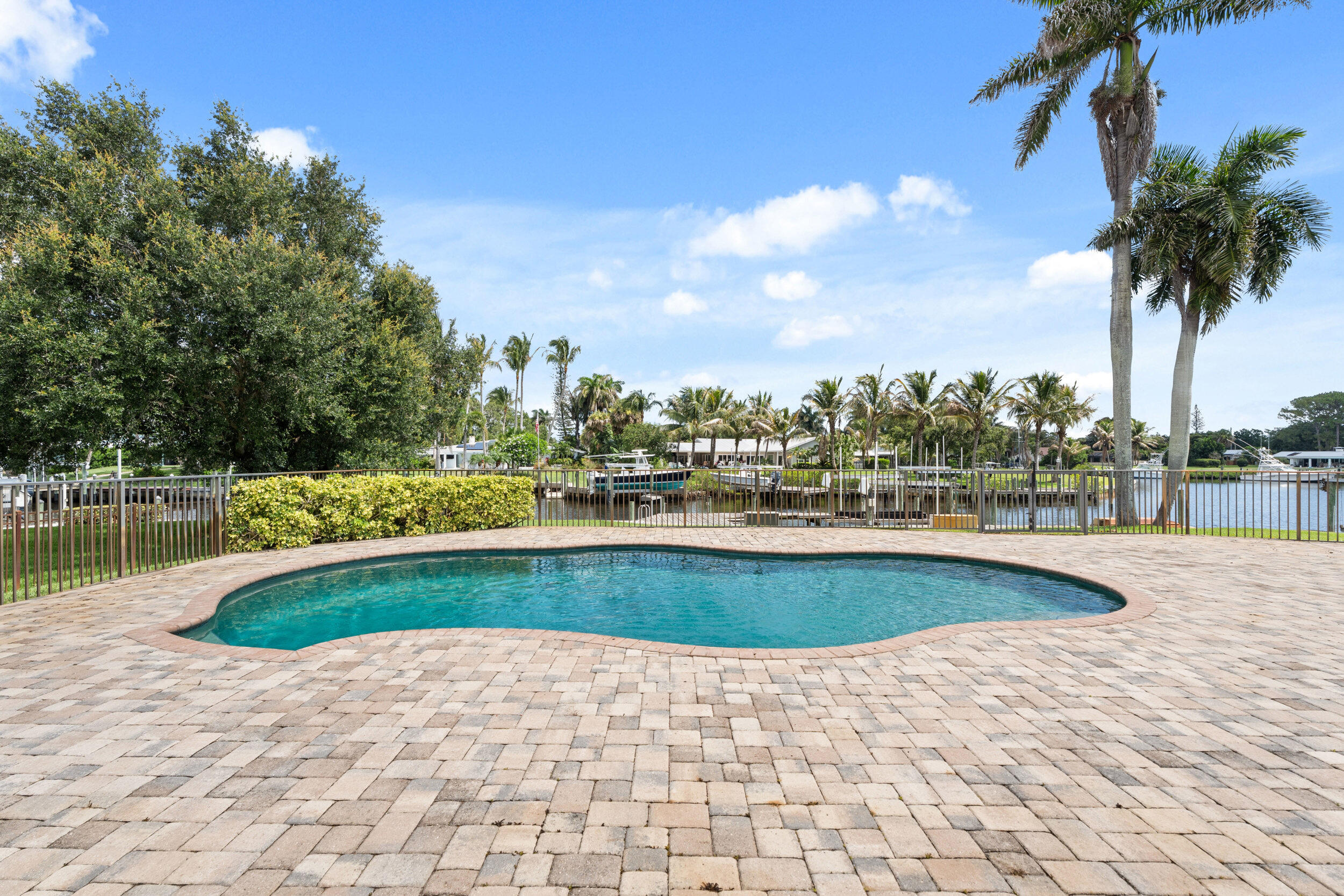 NORTH RIVER SHORES - Residential