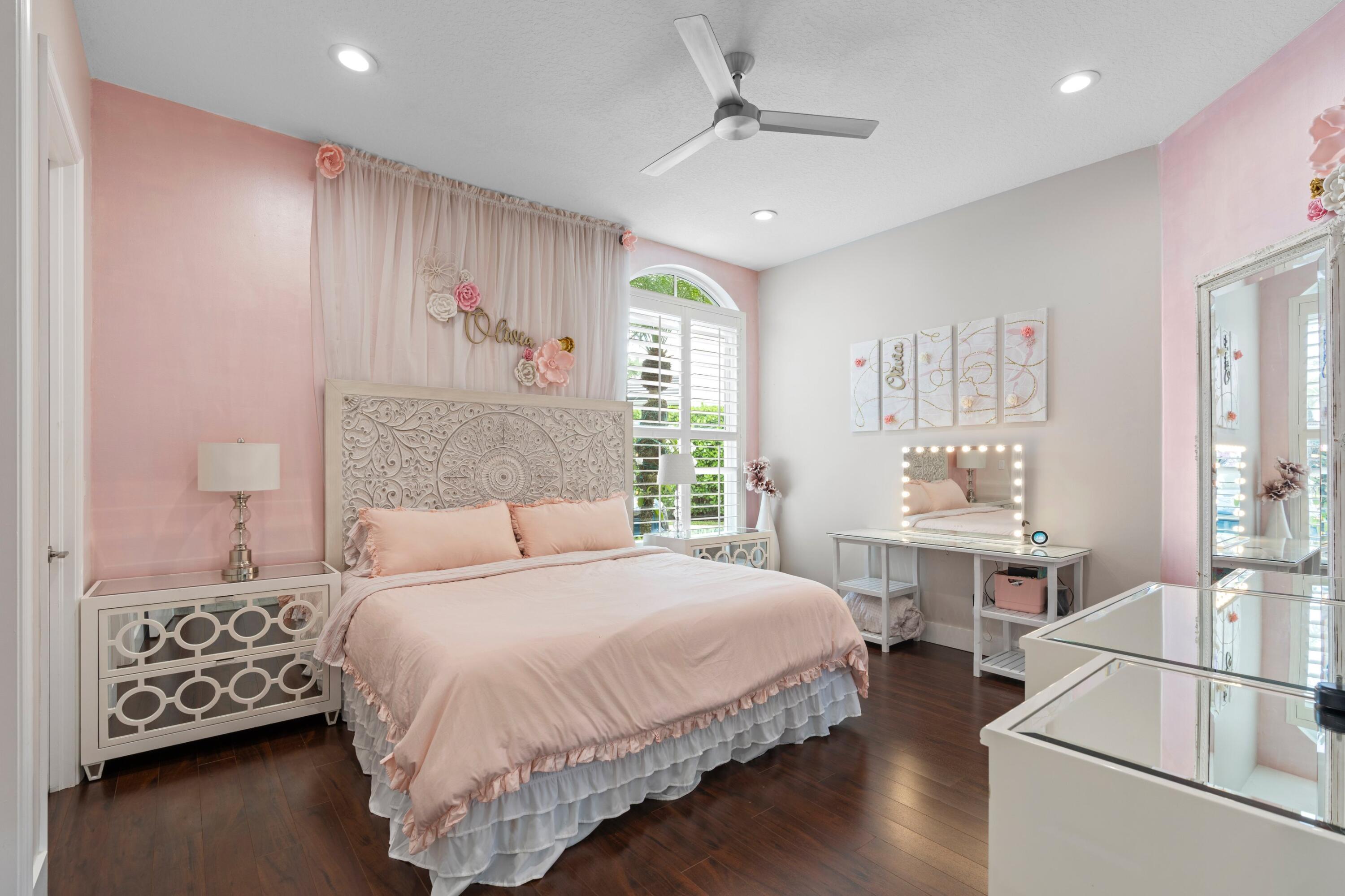 MIRASOL PARS H AND I - Residential