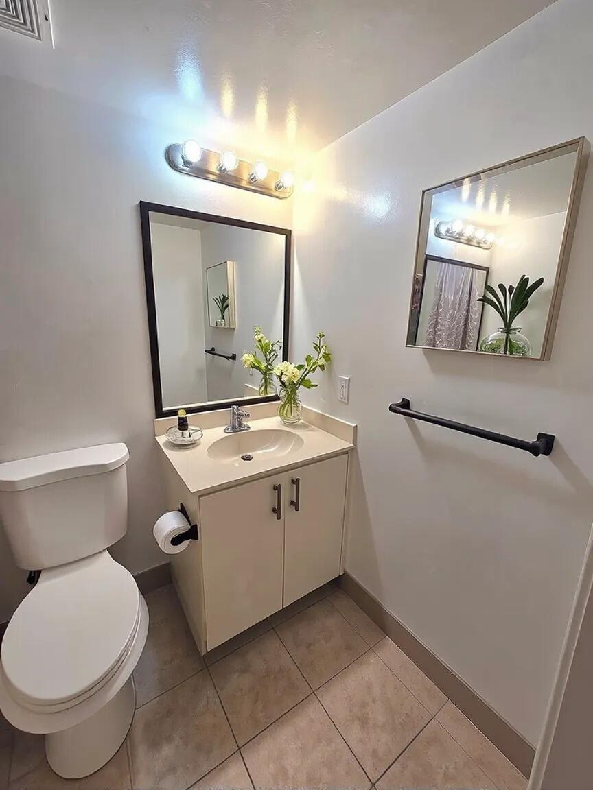 LAKEWOOD AT EMERALD HILLS CONDO - Residential Lease