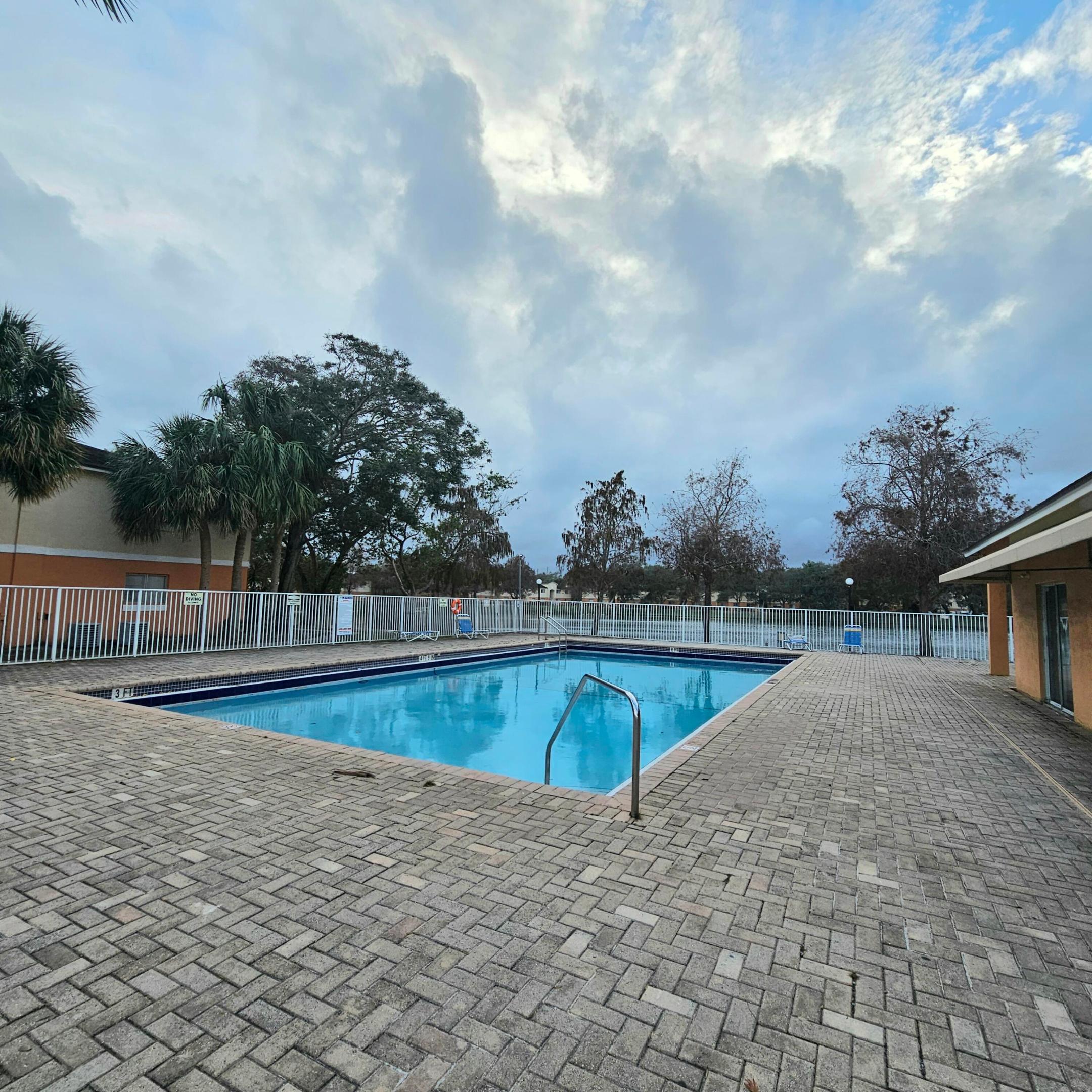 LAKEWOOD AT EMERALD HILLS CONDO - Residential Lease