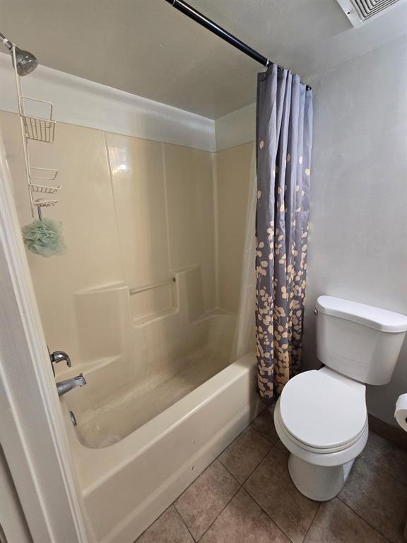 LAKEWOOD AT EMERALD HILLS CONDO - Residential Lease